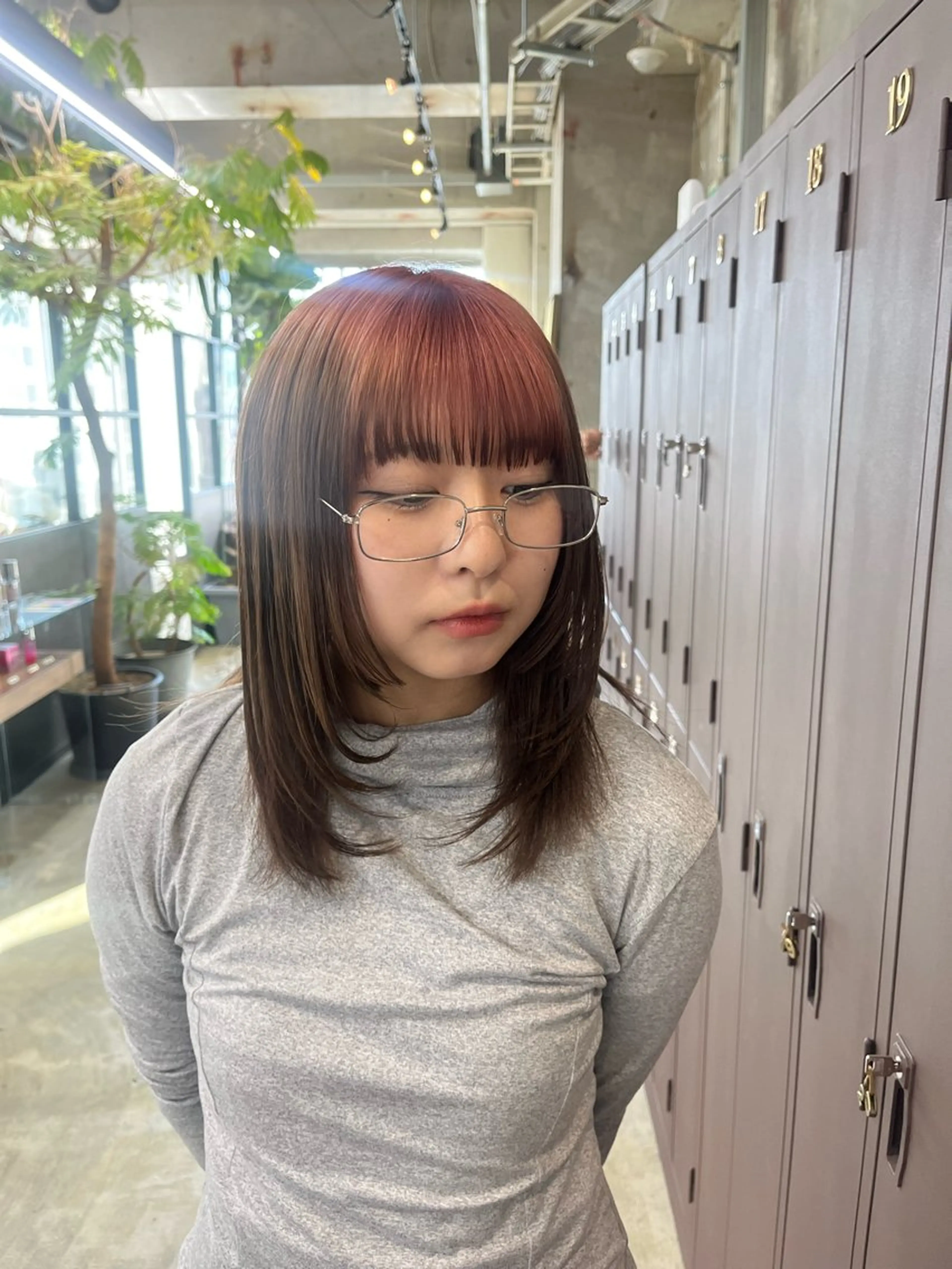 ミディアム ヘアカラー オリーブ/レイヤー/ 酸性ストレート/ゆなのヘアスタイル