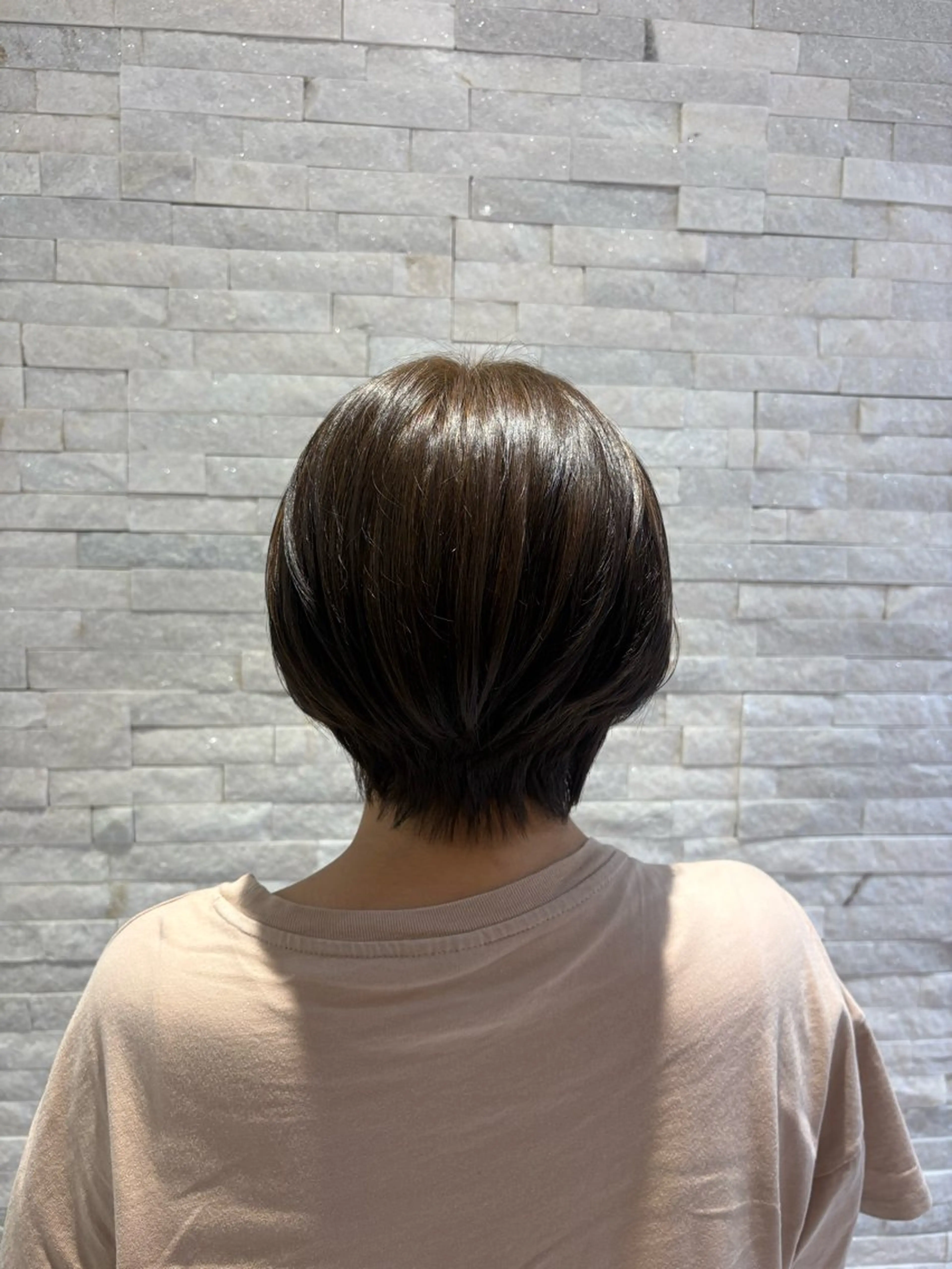 ショート ハイライト KINGDOM 萩原あかねのヘアスタイル