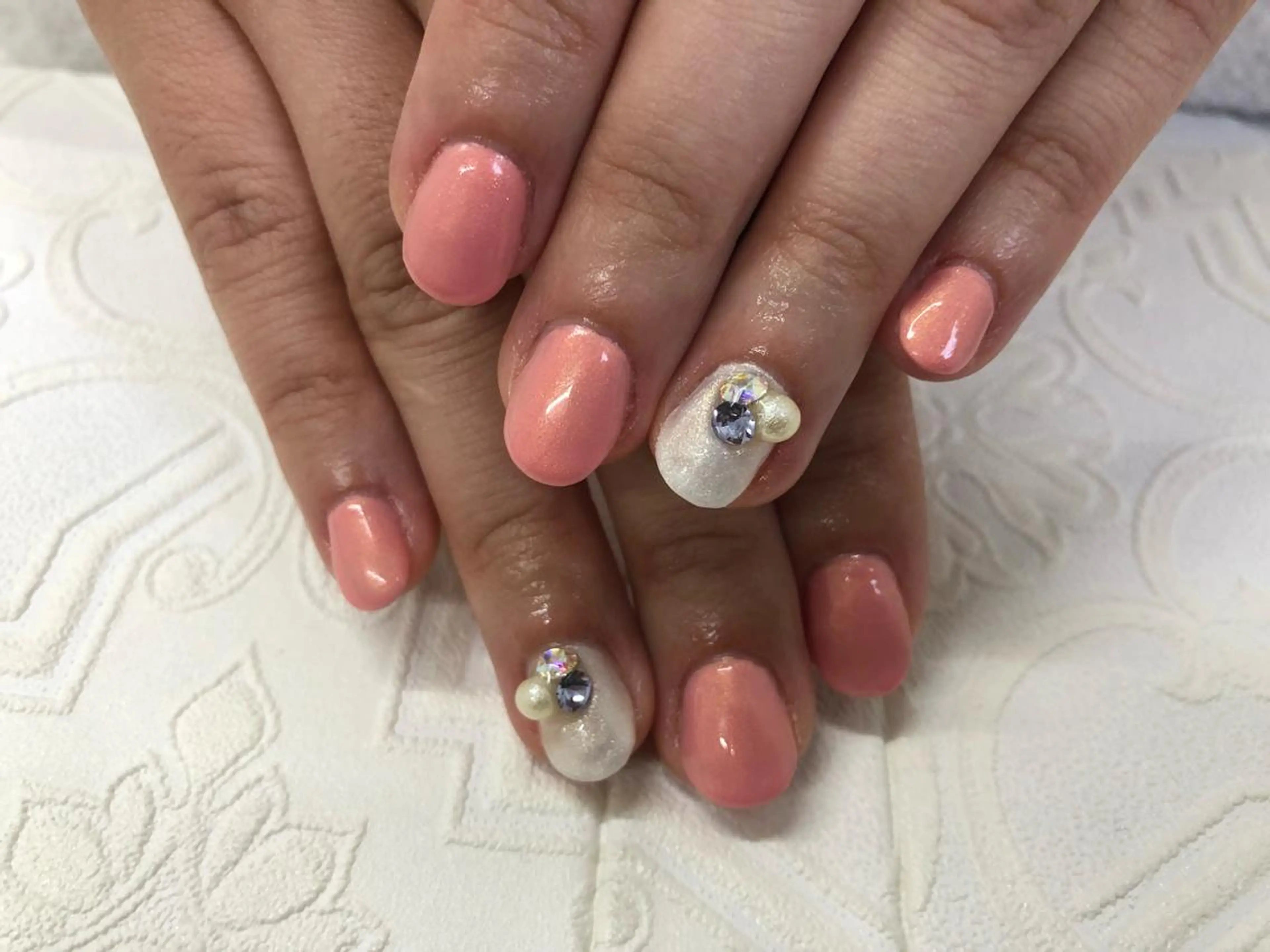 ネイル 長さ出し ジェルネイル ワンカラーネイル ストーンネイル Embellir ♡鏡味のその他イメージ