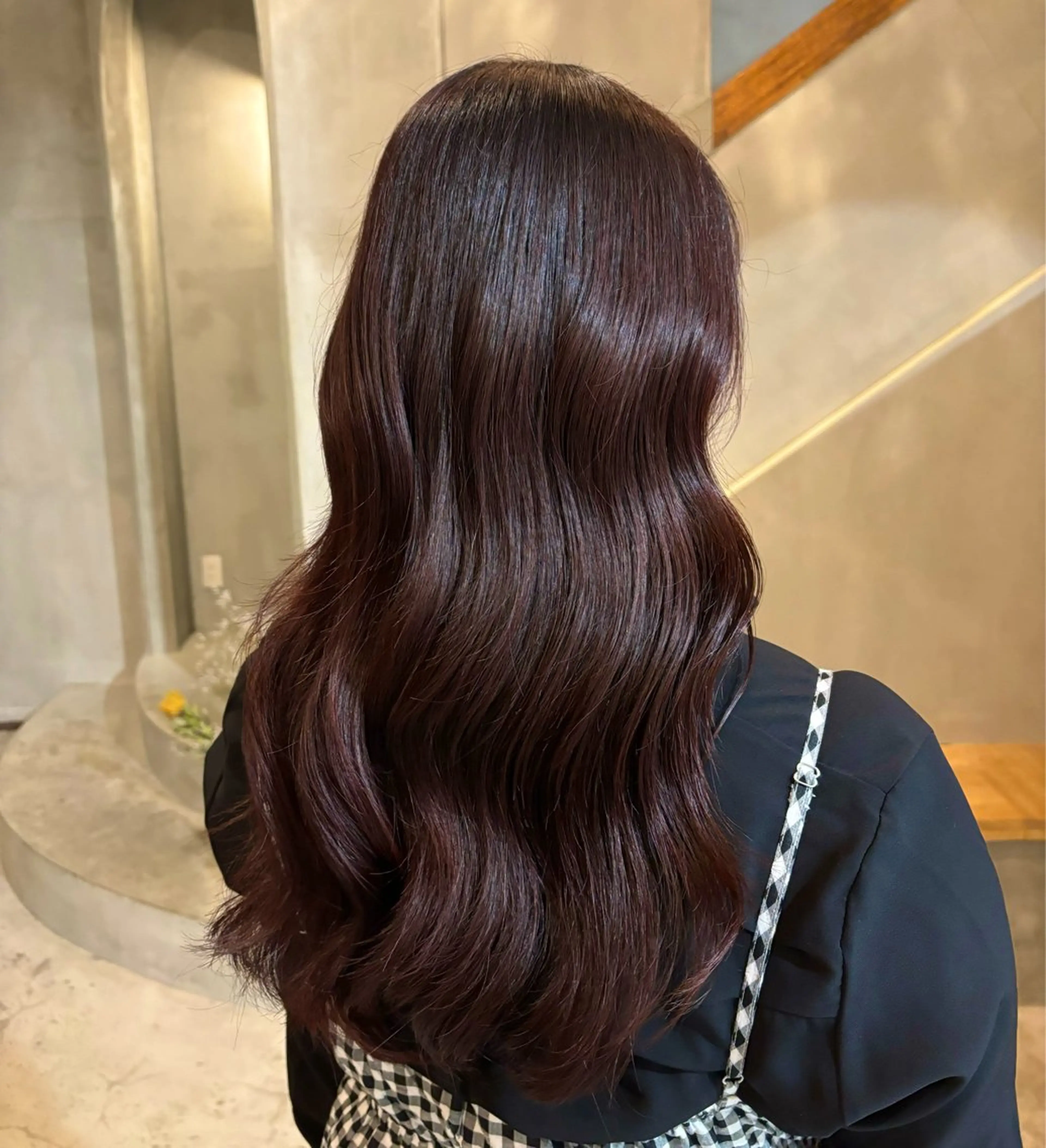 ロング カラー レッドカラー 小西 萌々香のヘアスタイル