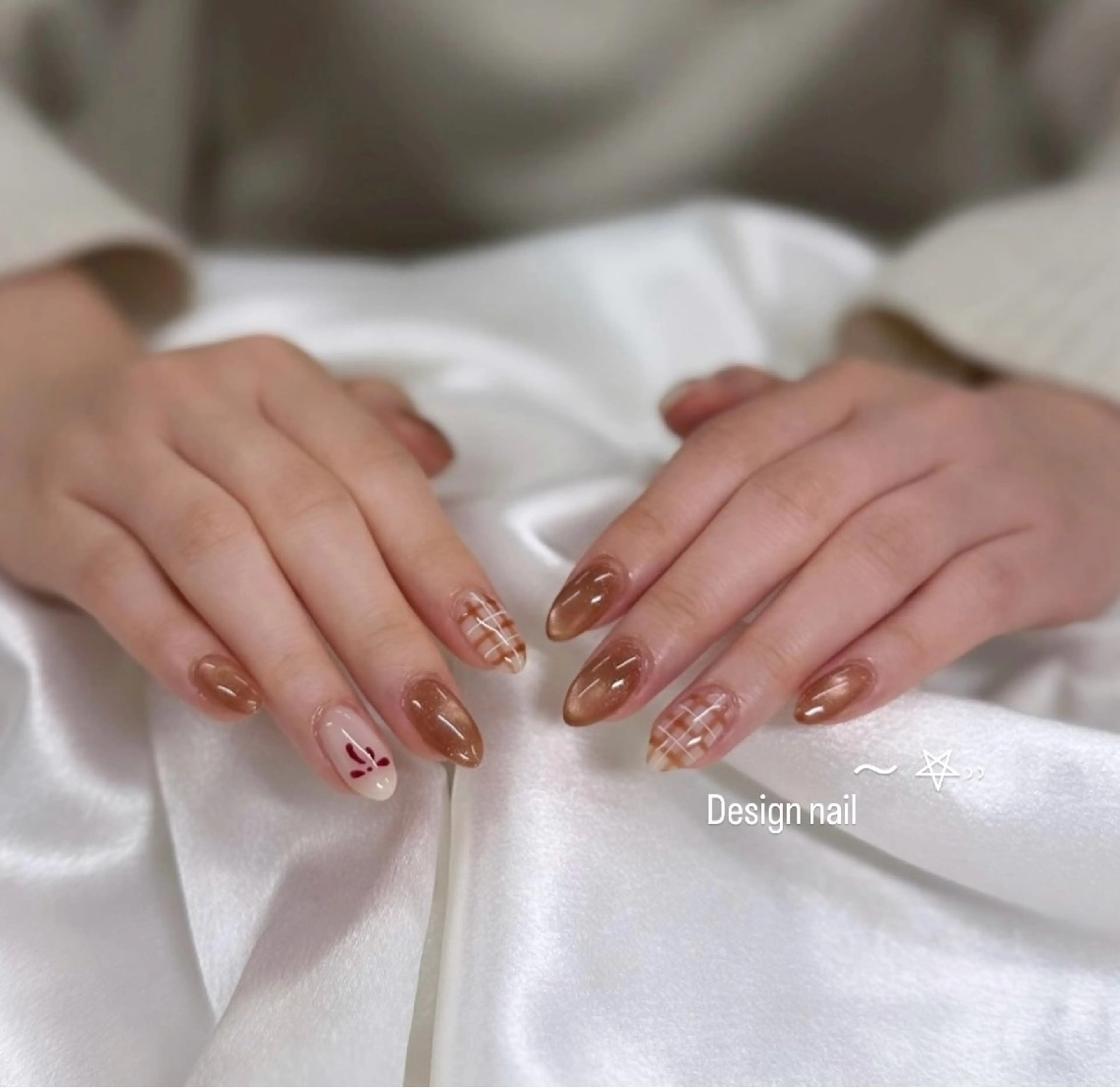 ネイル フラッシュネイル キラキラネイル 韓国ネイル オフィスネイル リボン ハンドネイル Moana manamiのネイルデザイン