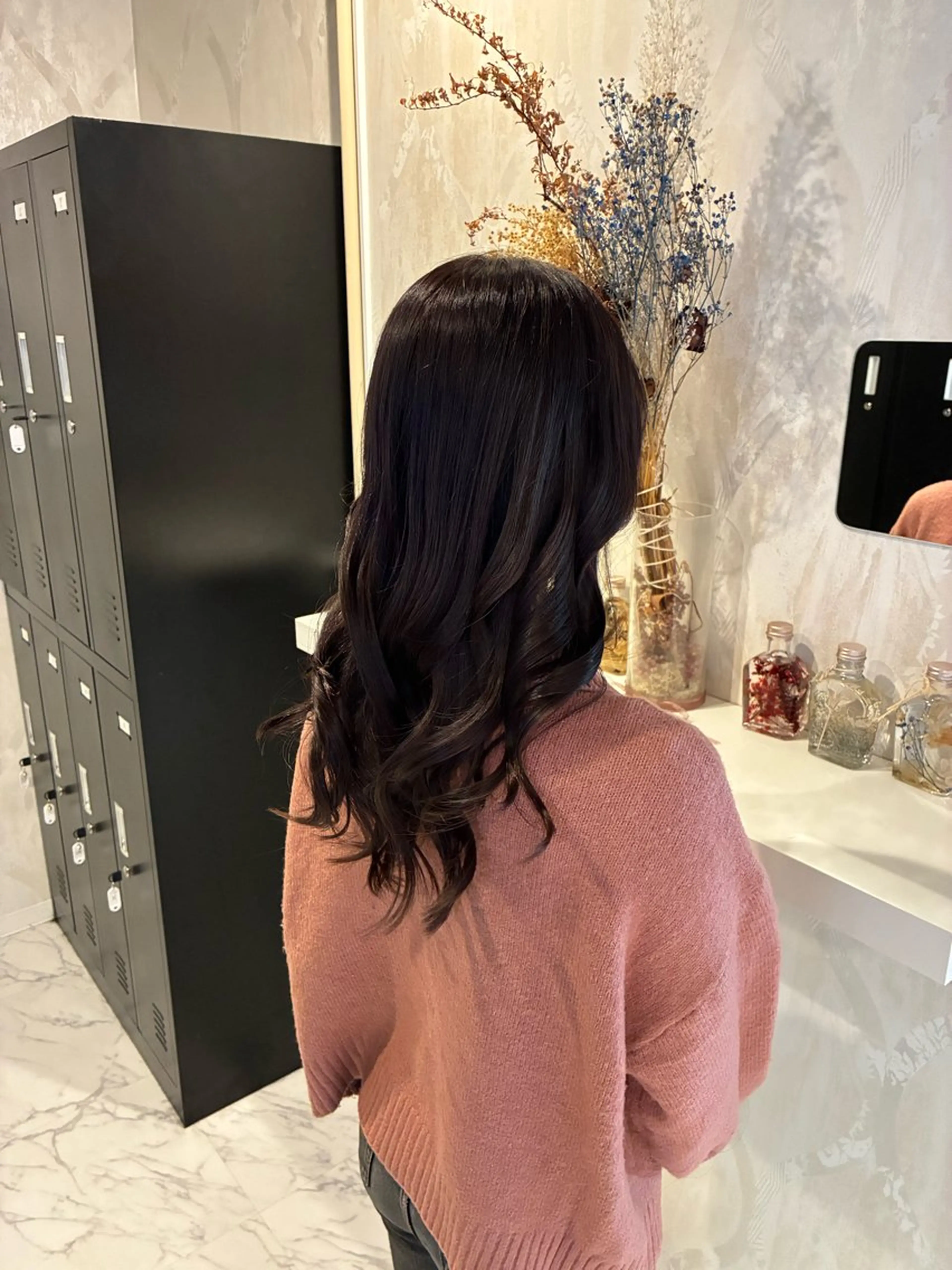 セミロング カラー 透明感カラー グレージュ ラベンダーカラー ラベンダーグレージュ ラベンダーグレー ハナダ メイのヘアスタイル