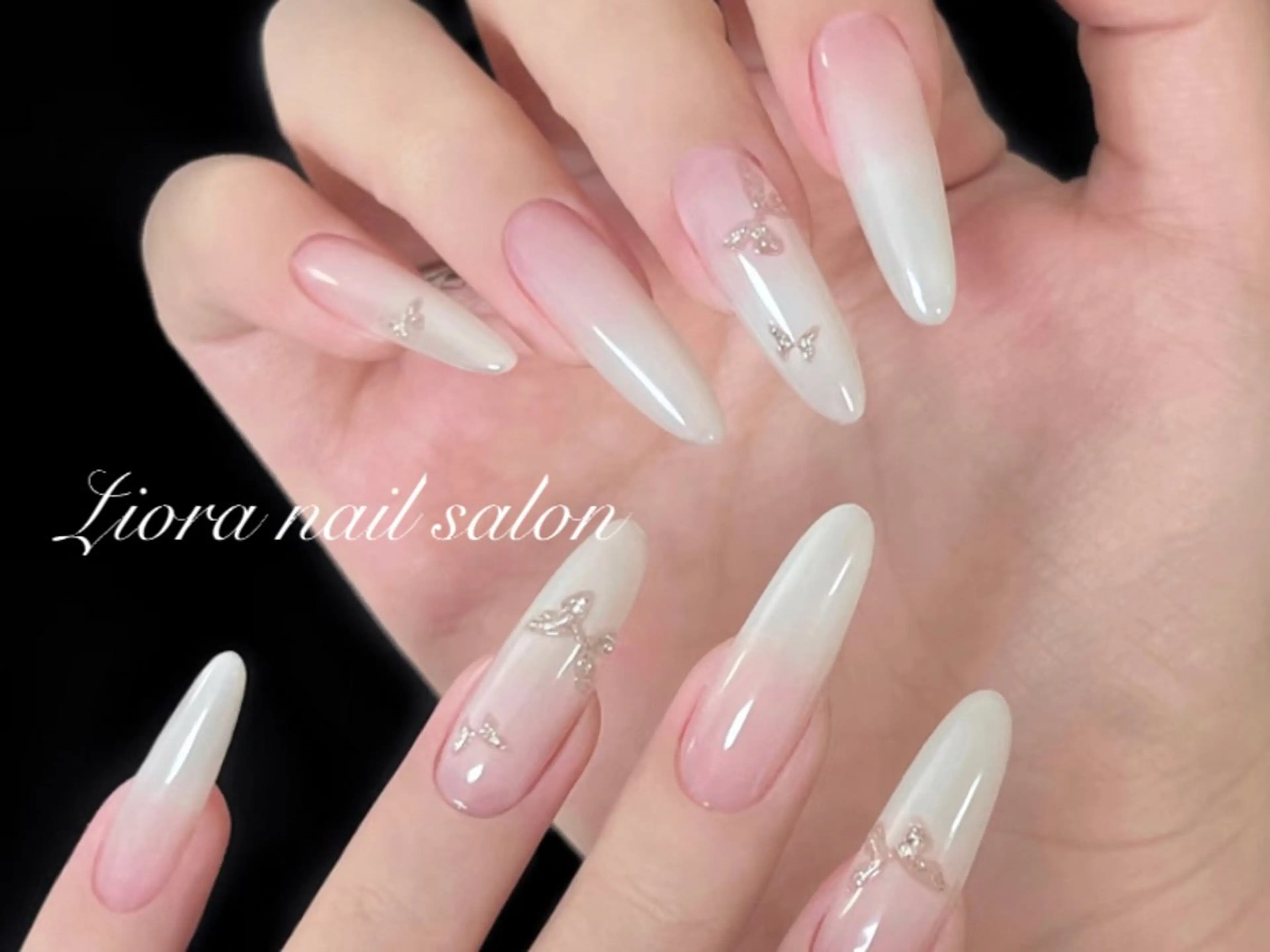 ネイル フレンチネイル ジェルネイル ガーリー グラデーション キラキラネイル ハンドネイル Liora nail スカルプ専門店のネイルデザイン