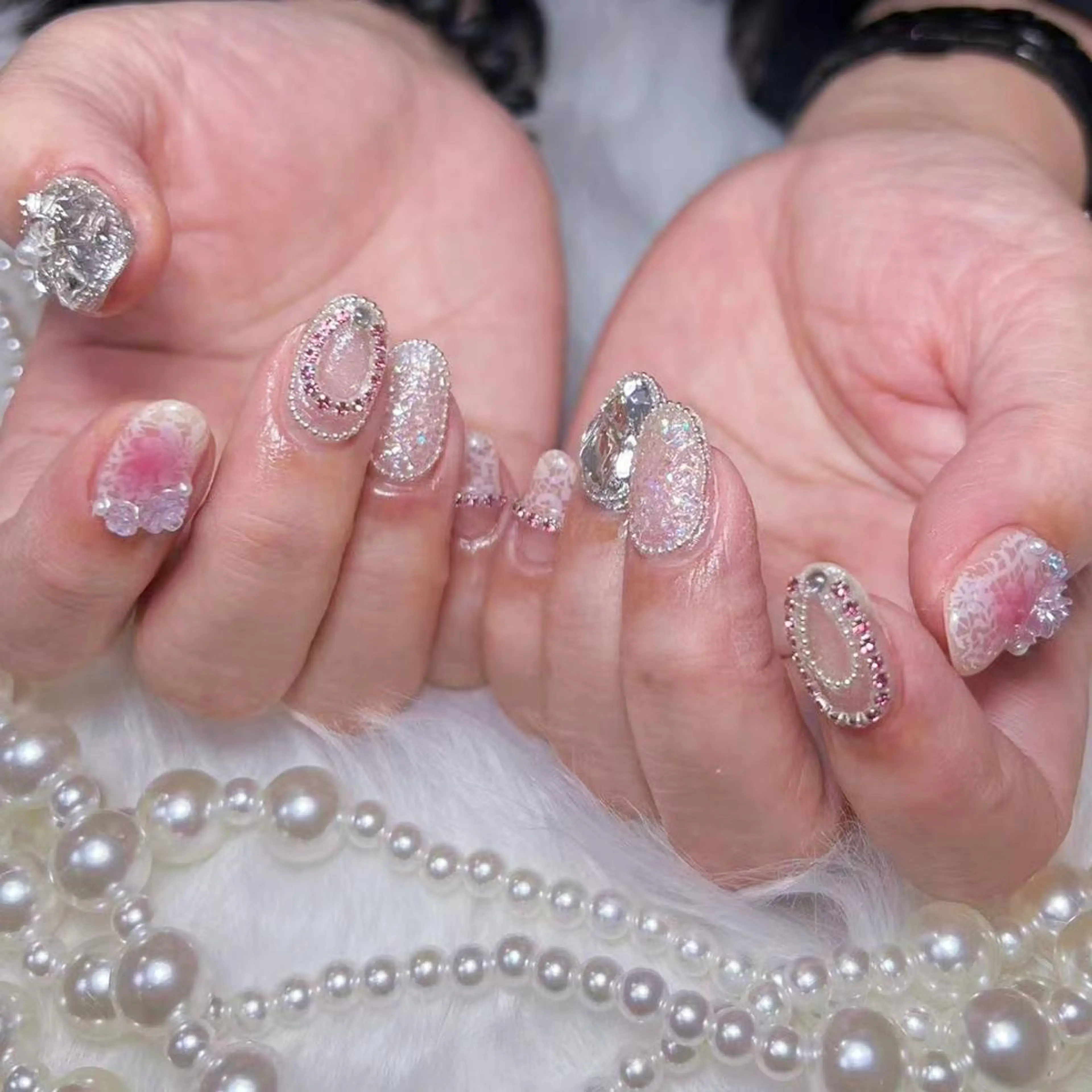 ネイル アートネイル オーロラネイル フラッシュネイル ガーリー キラキラネイル リナ 💅のネイルデザイン