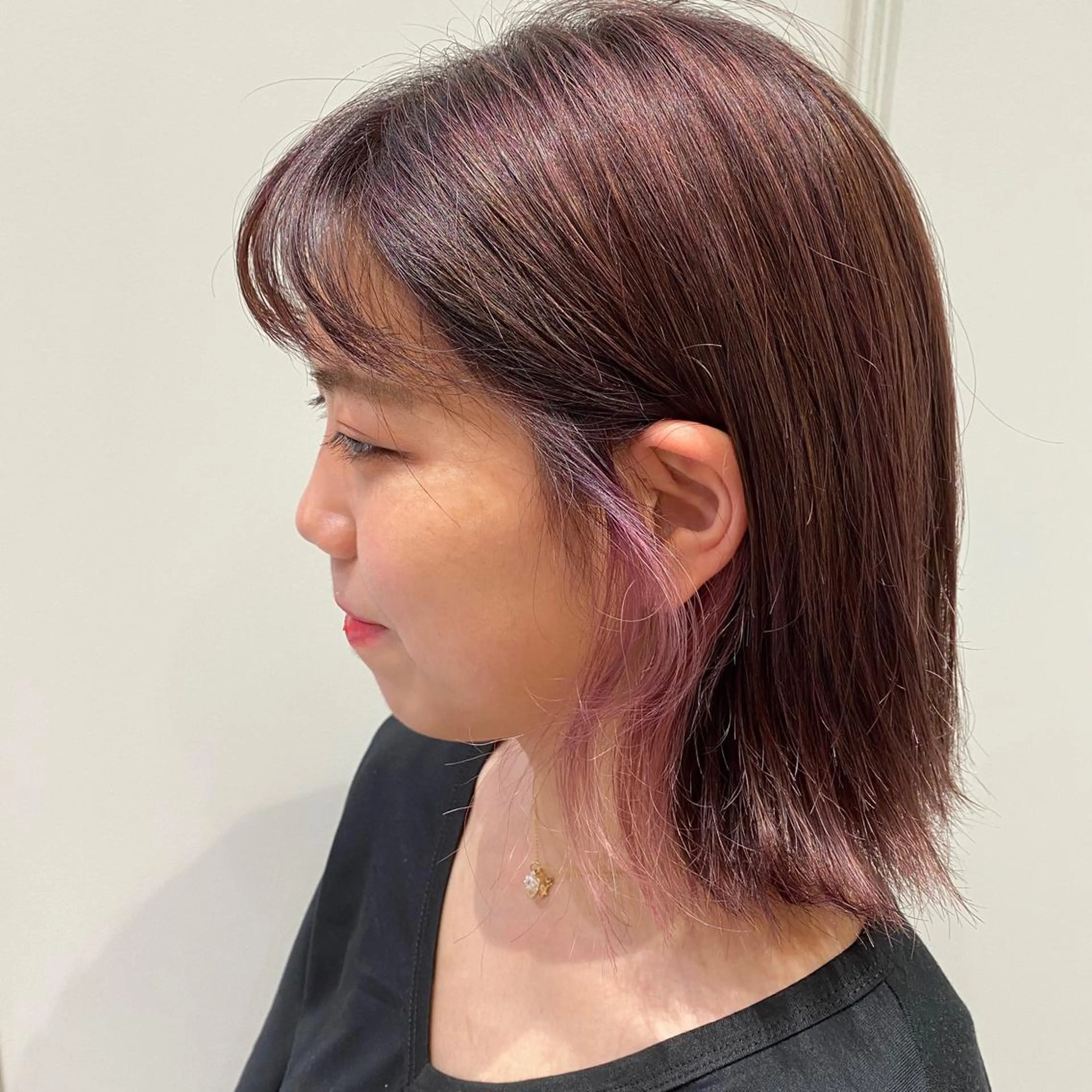 ミディアム カラー ブリーチ イヤリングカラー ピンクカラー オタク特化美容師💟 チバコナツのヘアスタイル