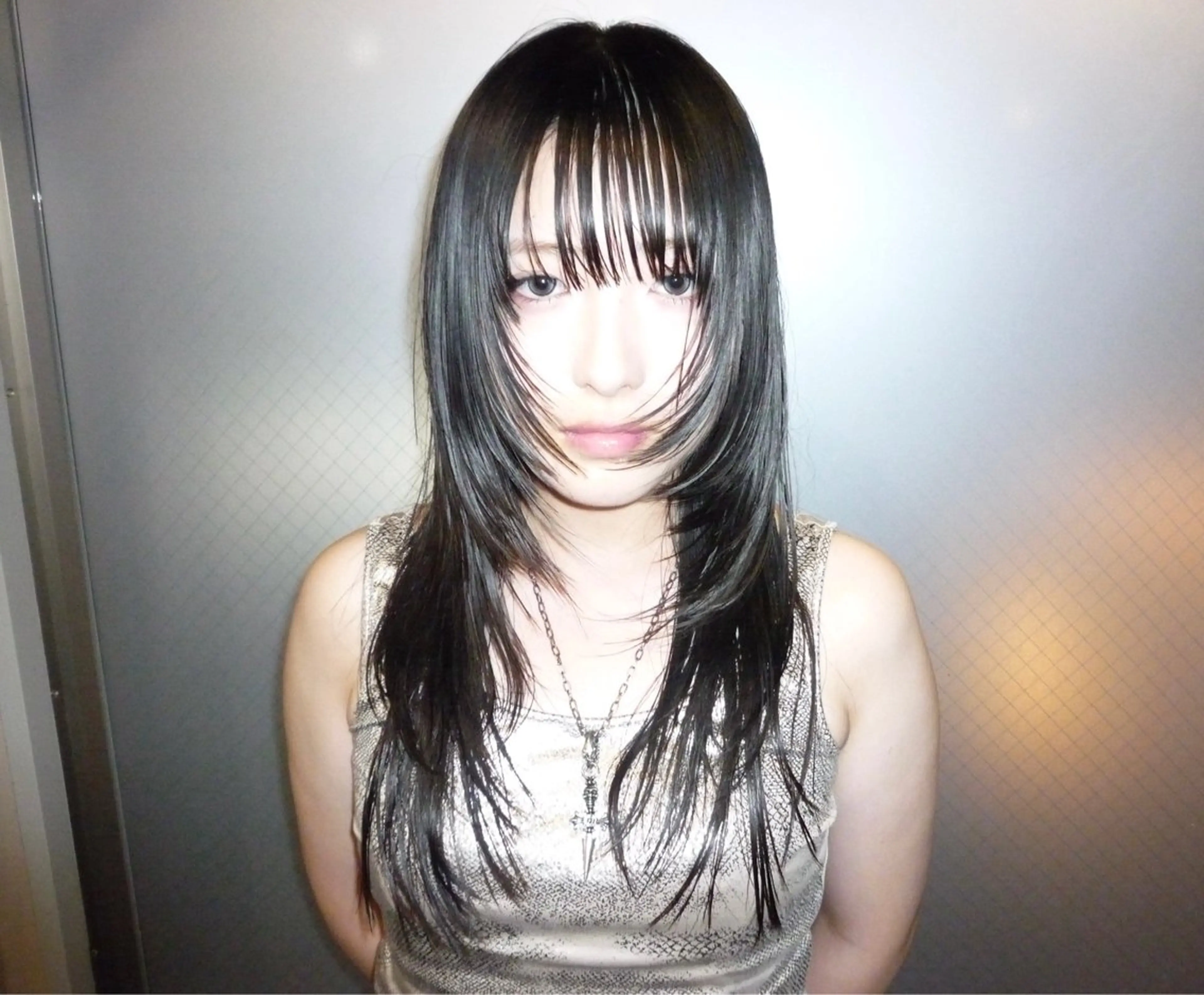 ロング レイヤーカット 心斎橋/ハイトーン/ レイヤーカットのヘアスタイル