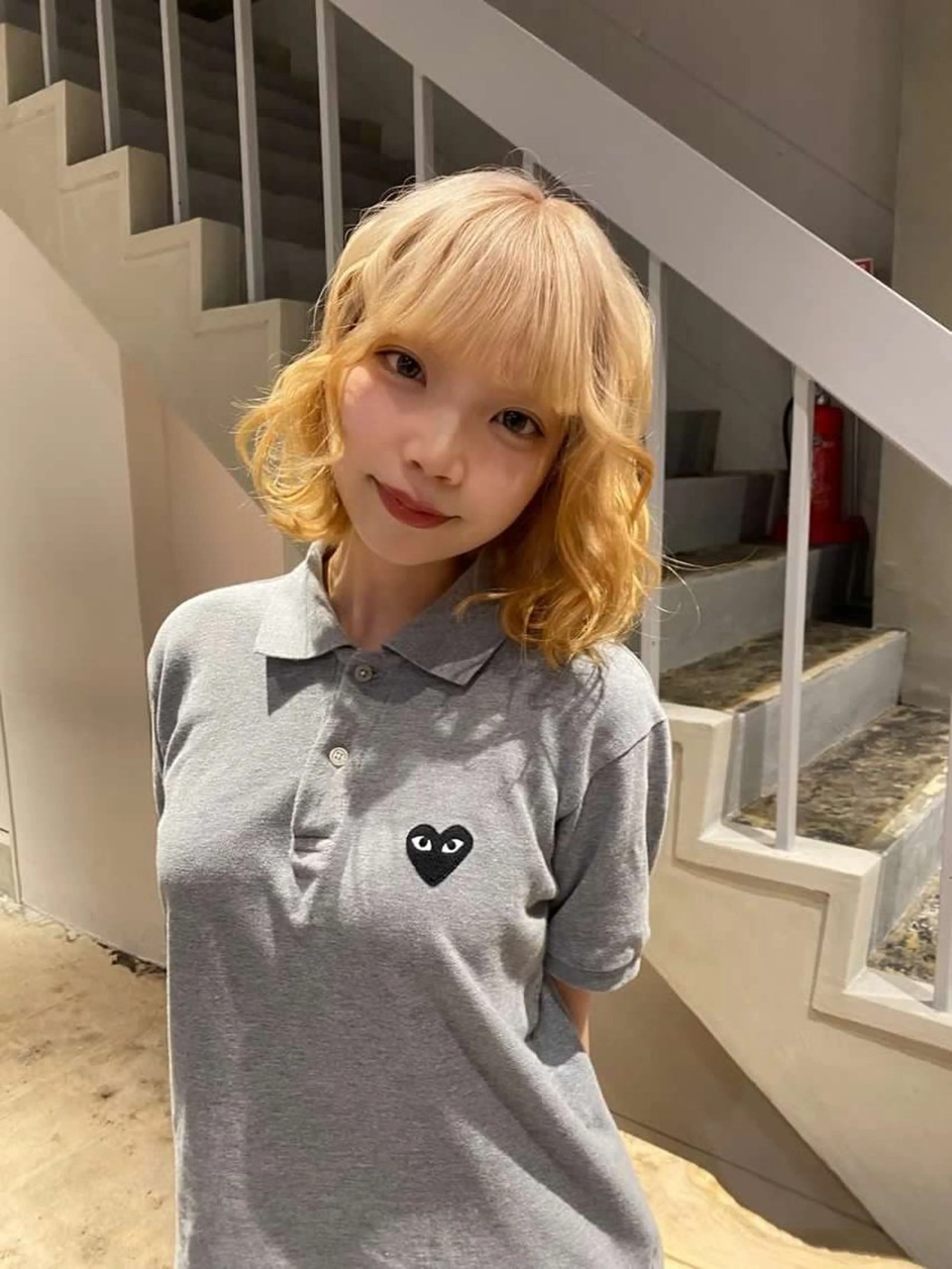 ミディアム カラー レイヤーカット/ ダブルカラーサクライのヘアスタイル