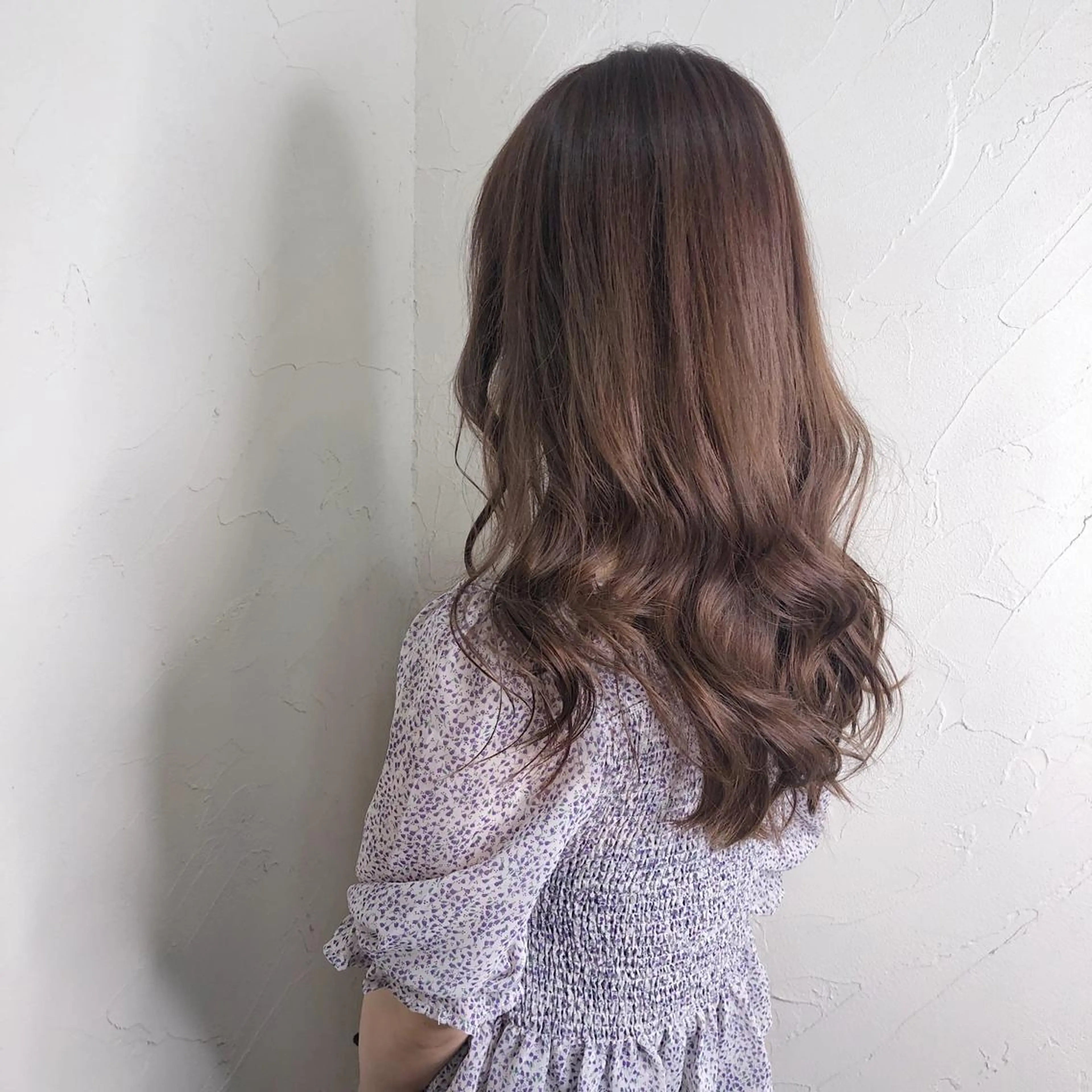 ロング カラー ヘアアレンジ ベージュカラー ピンクカラー ピンクベージュ 久力琴音''透明感 カラー''アレンジのヘアスタイル