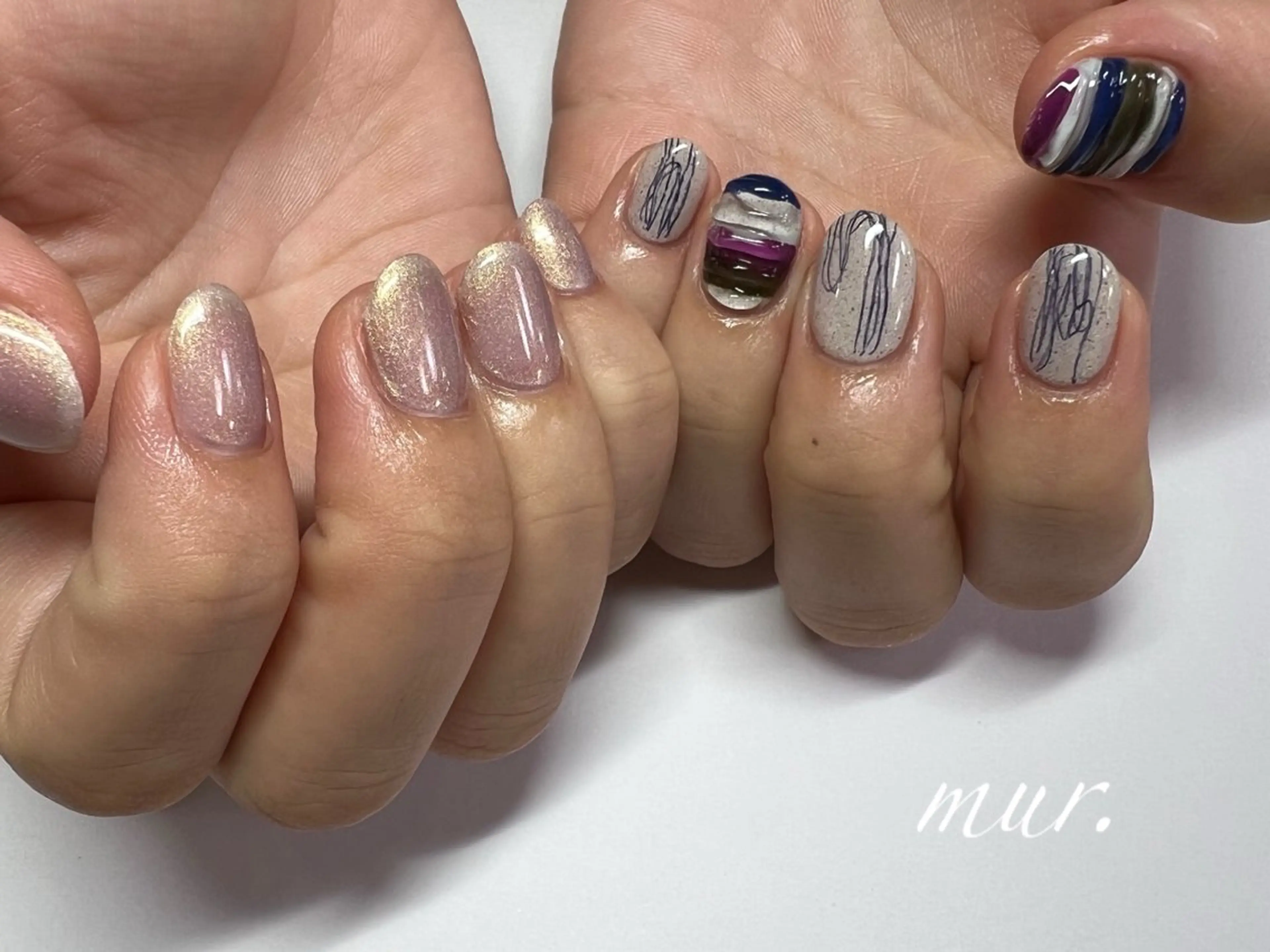 ネイル ジェルネイル ラメ(グリッター) ワンカラーネイル ぷっくりネイル 冬ネイル nailsalon mur.のネイルデザイン