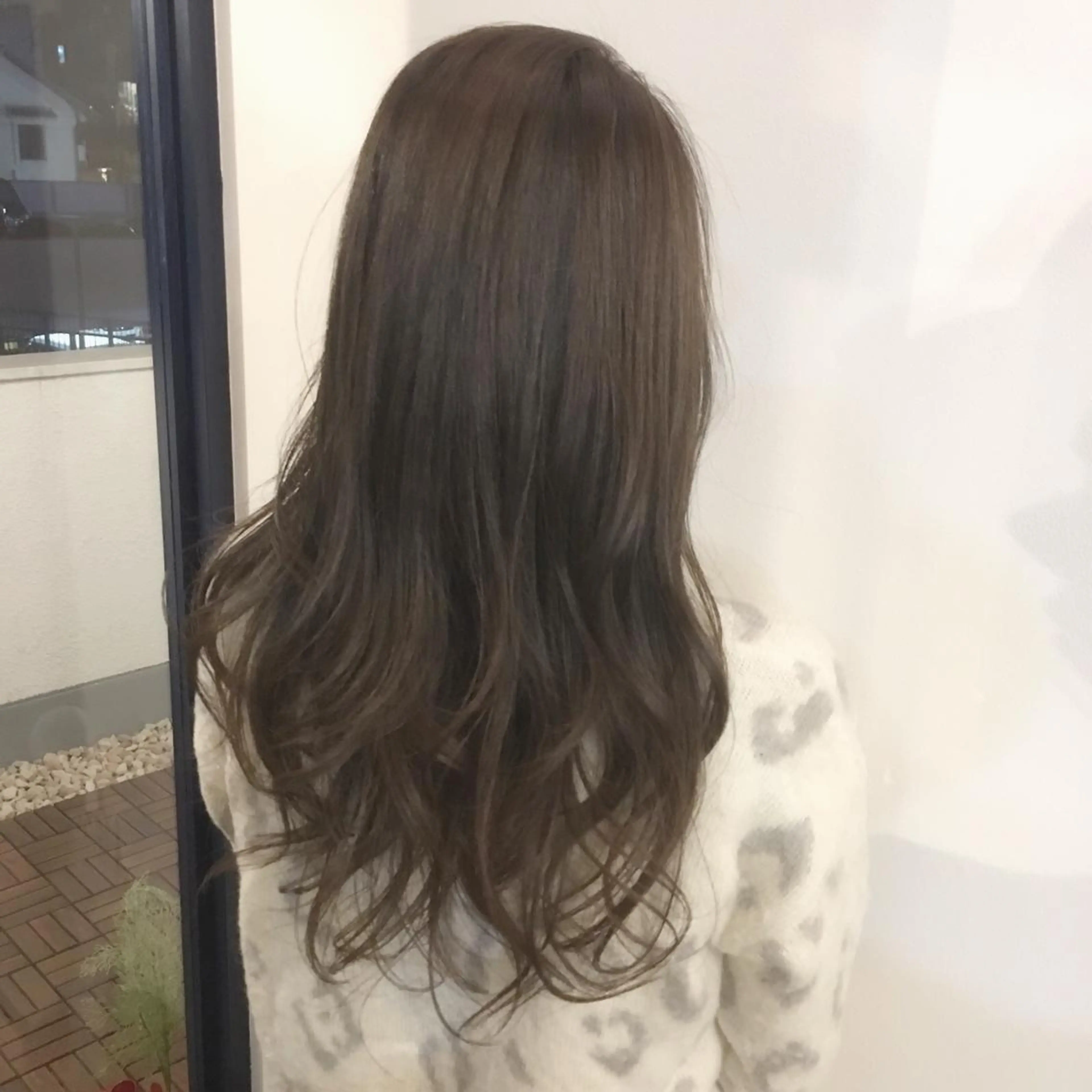 ロング カラー グレージュ ハイライトカラー ハイライト ロング カット トリートメント Tiger  Lily所属・江藤 星史のヘアスタイル