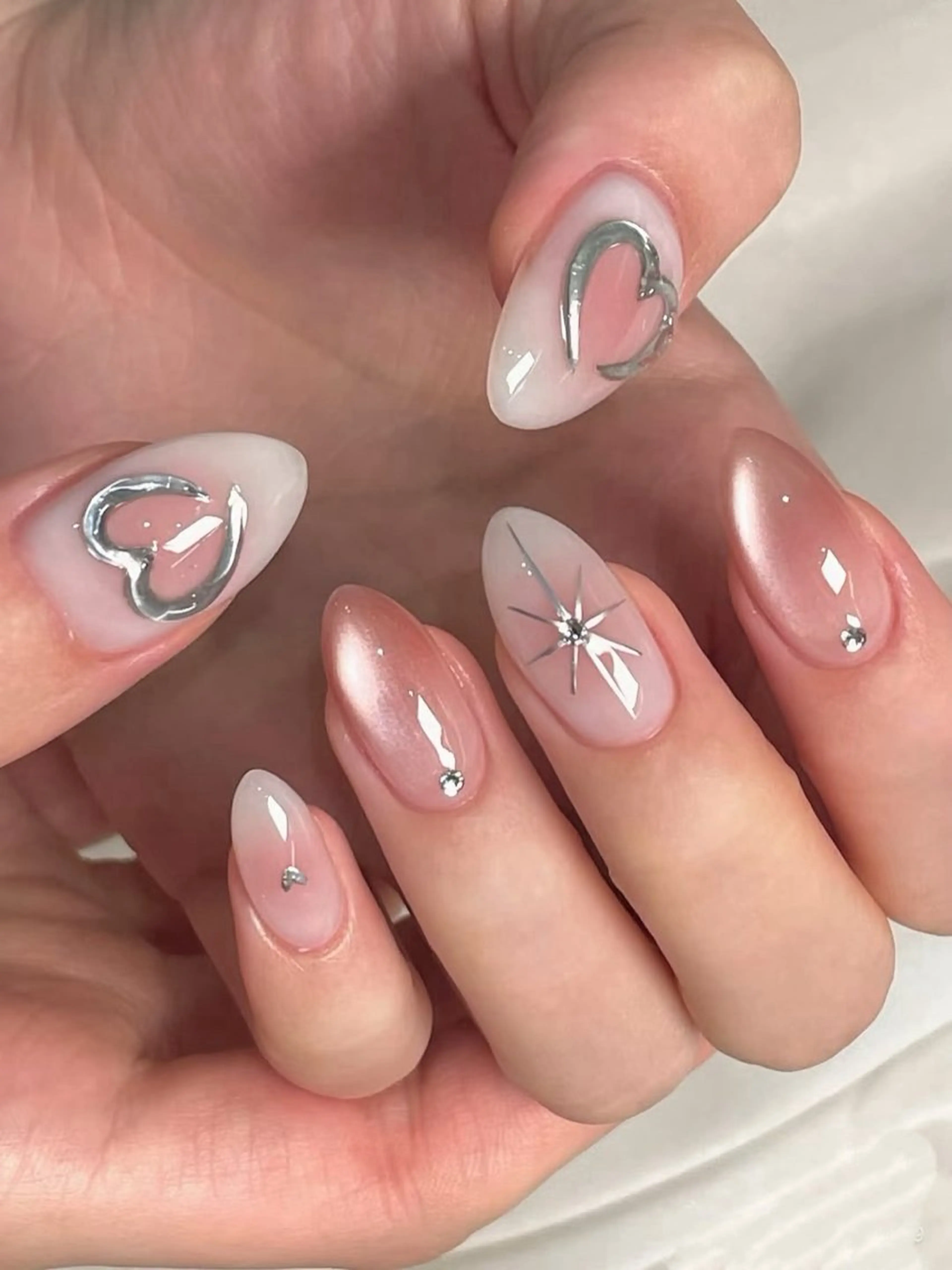 ネイル アートネイル オーロラネイル チークネイル フレンチネイル ガラスフレンチ 🎀YooLi Nail salonのネイルデザイン
