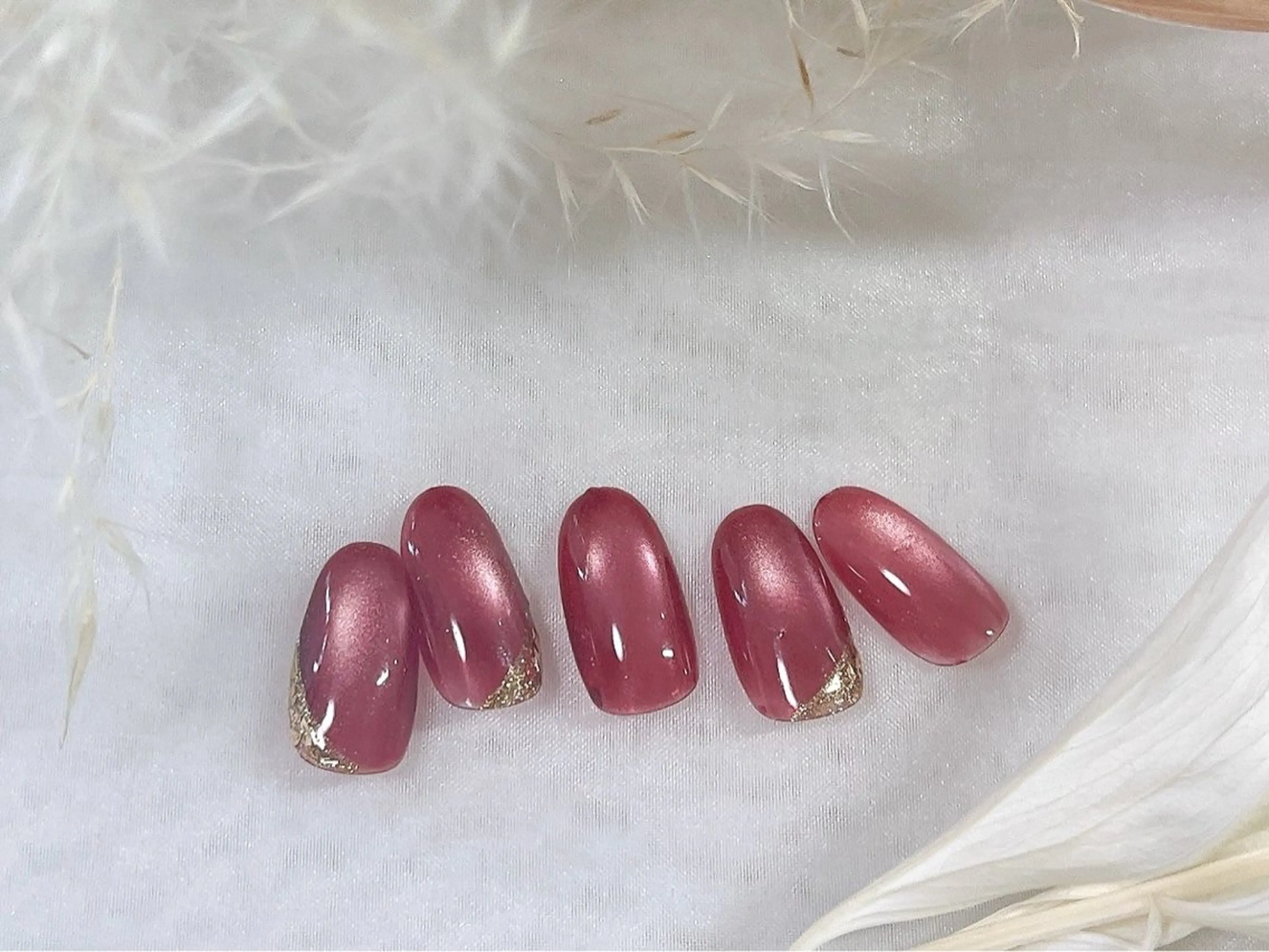 ネイル フットネイル ジェルネイル ゴールド マグネットネイル パラジェル ハンドネイル kiki nail &brow二子玉川の眉毛・アイブロウイメージ