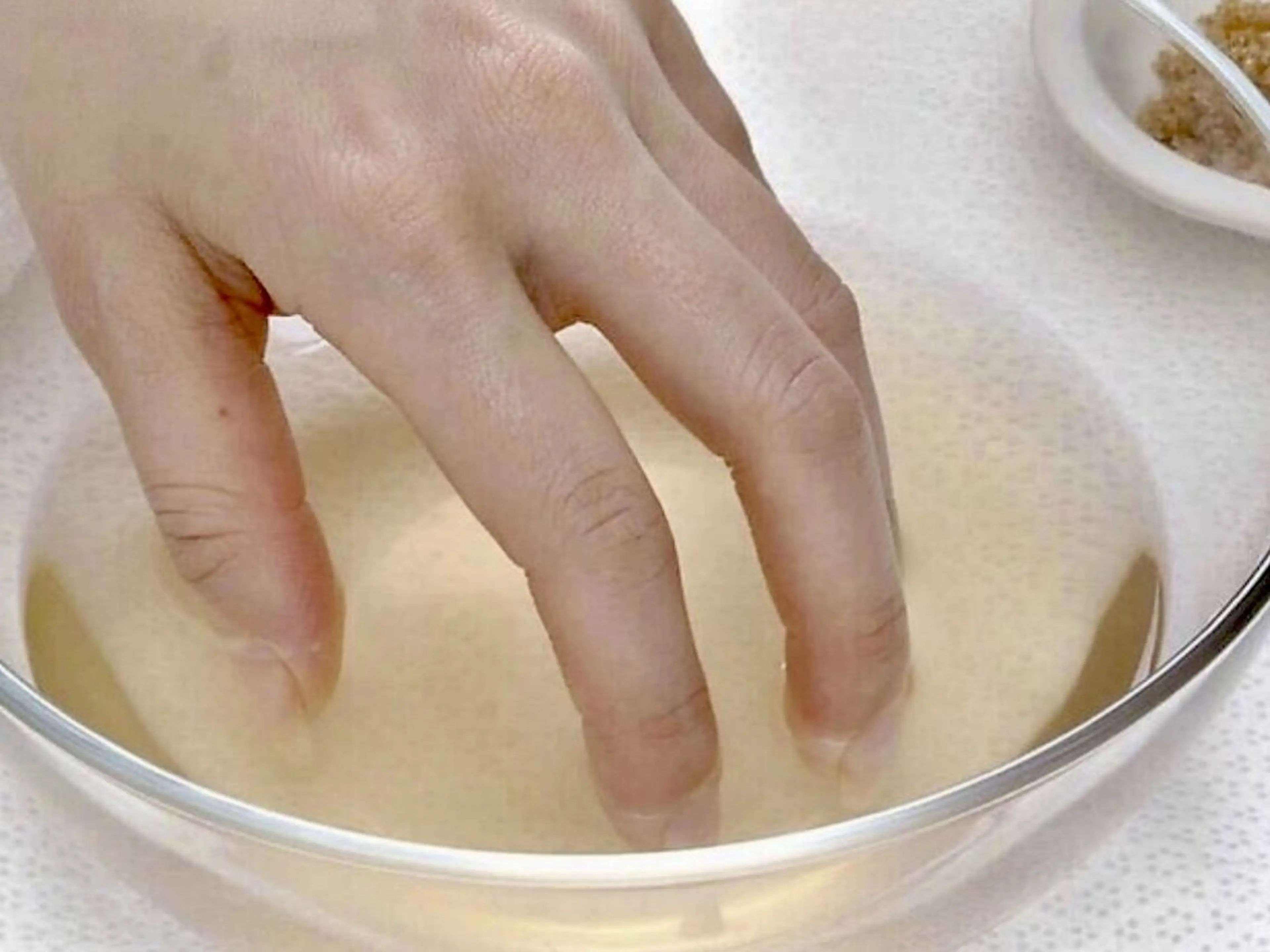 ファイリング、甘皮処理(ウォーターケア)、磨き仕上げ(相談可)の写真