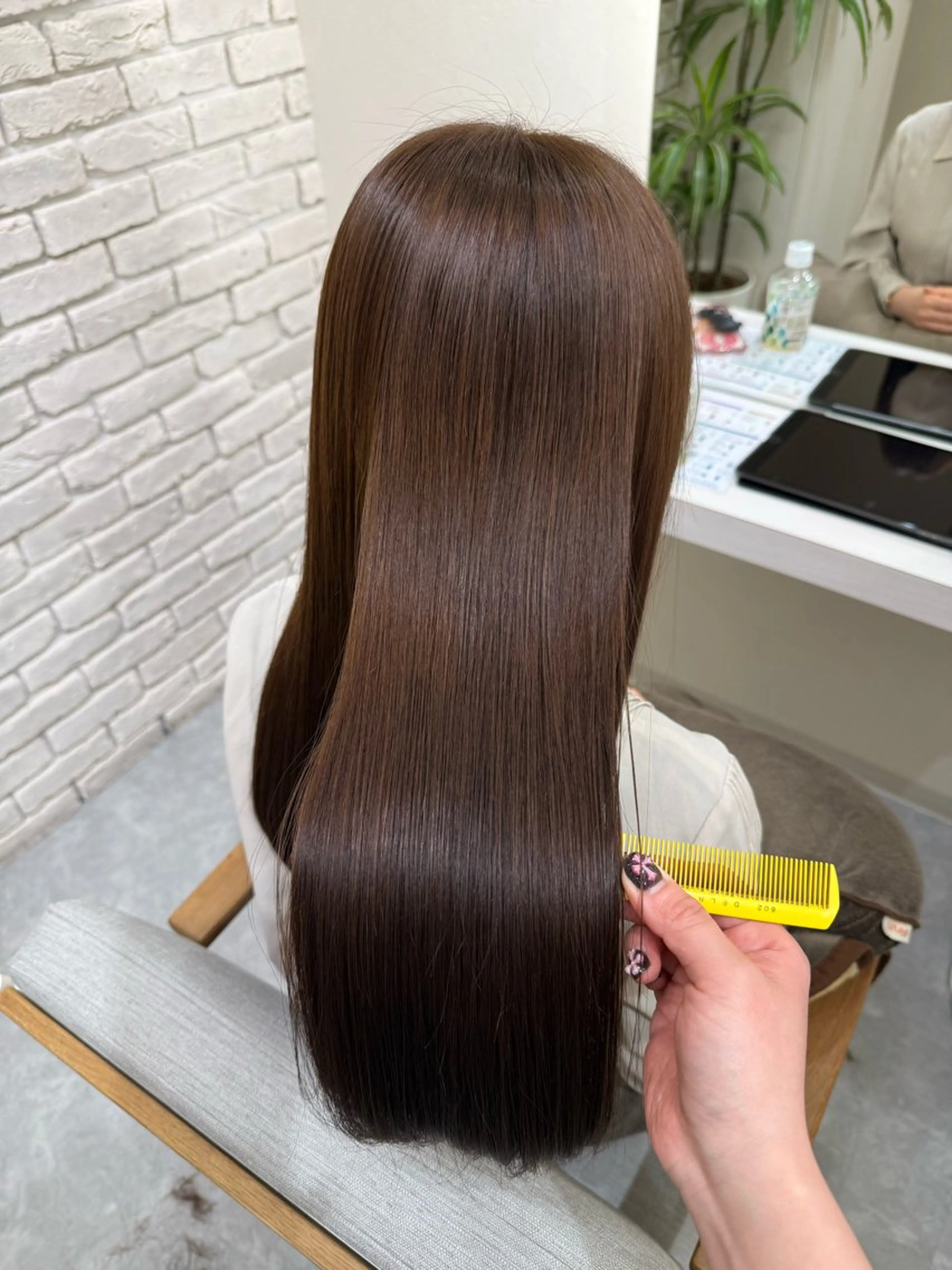 セミロング カラー カット ヘアカラー トリートメント 髪質改善&艶感カラー 🪄岡井美結のヘアスタイル