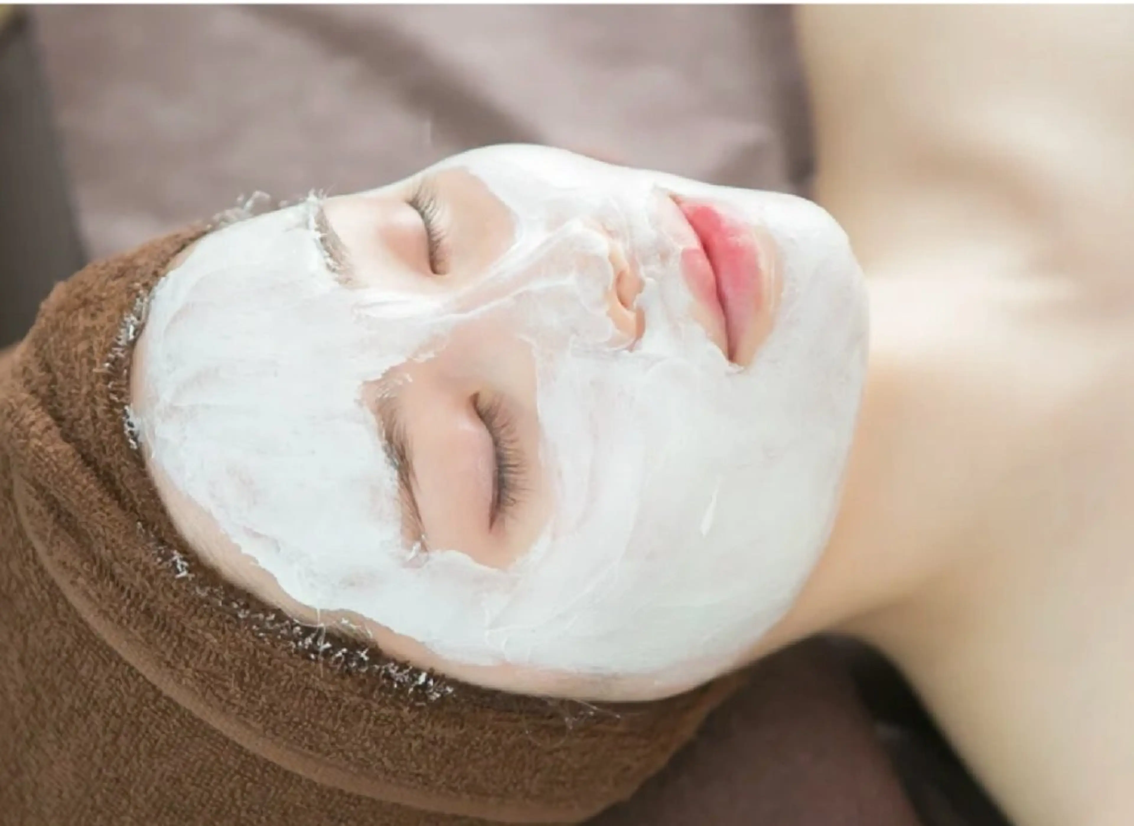 新規✨️4900円🌿ビタミンC導入🌿美白フェイシャル+デコルテ・ヘッドマッサージ付きの写真