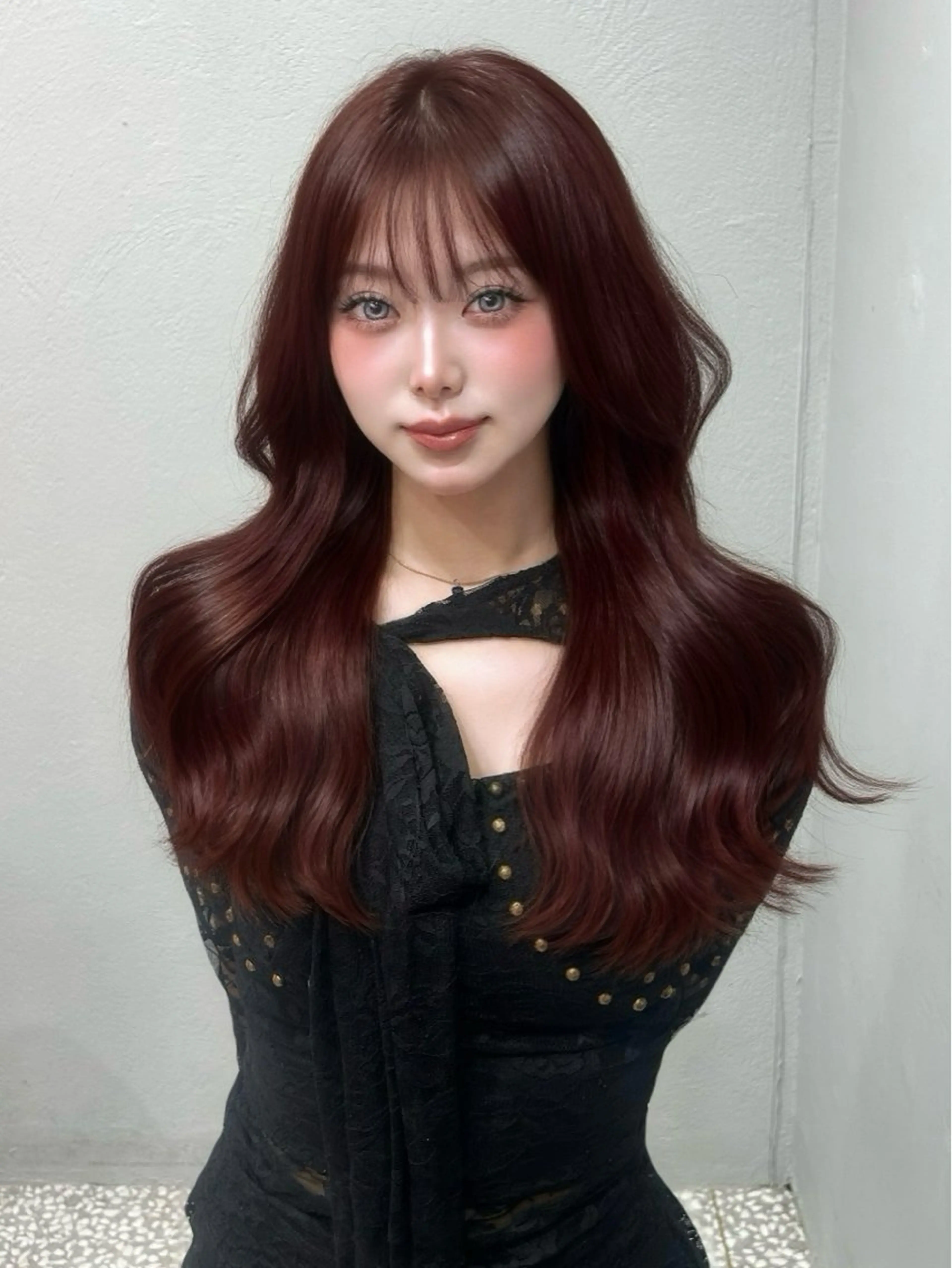 ロング カラー ブリーチ ダブルカラー ブリーチなしカラー レッドカラー 小顔カット カット ヘアカラー トリートメント 原宿／ワンホンヘア SAAYA🖤のヘアスタイル