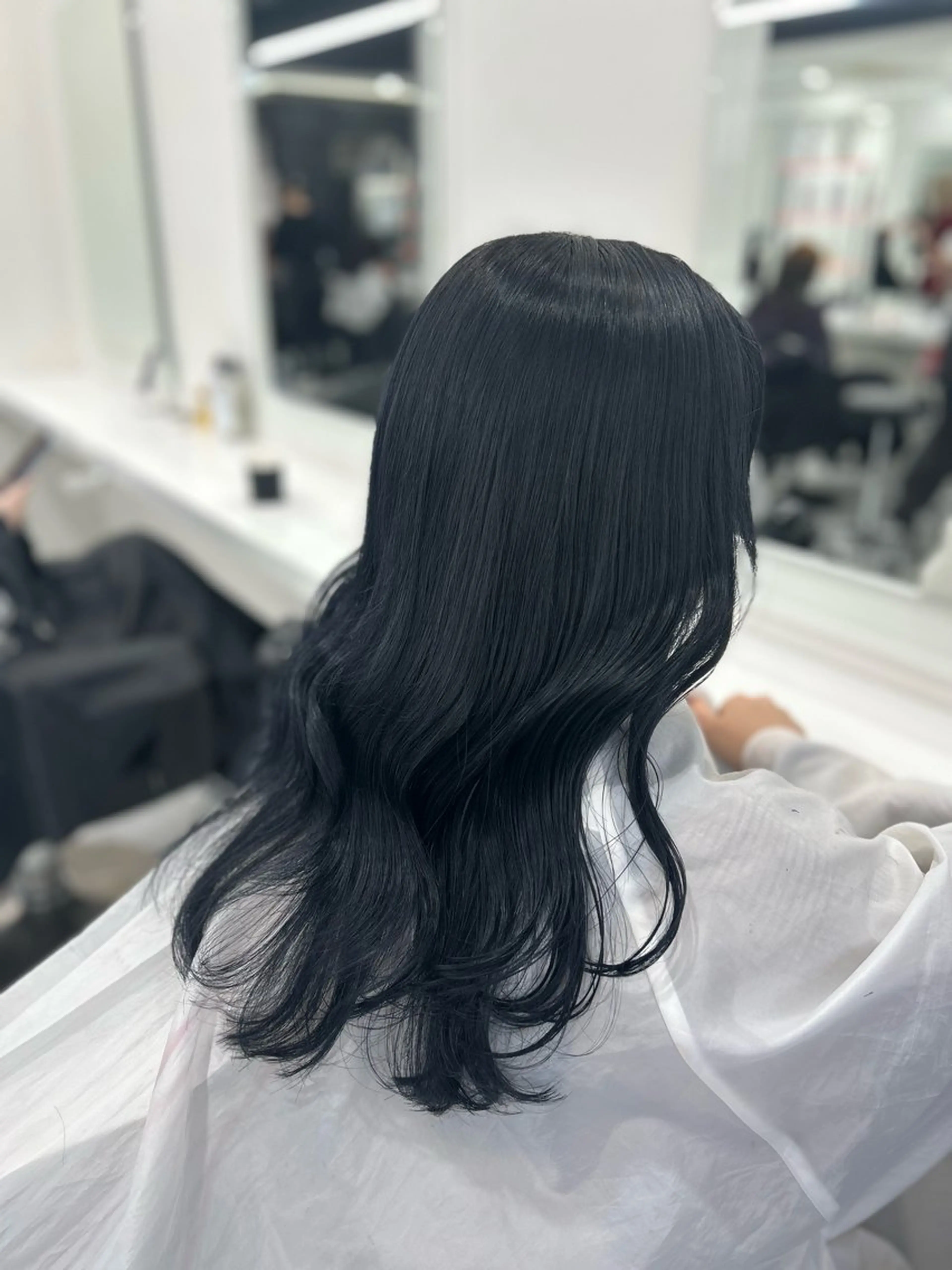 カラー 🤍ハイトーン寒色 🤍MADOKAのヘアスタイル