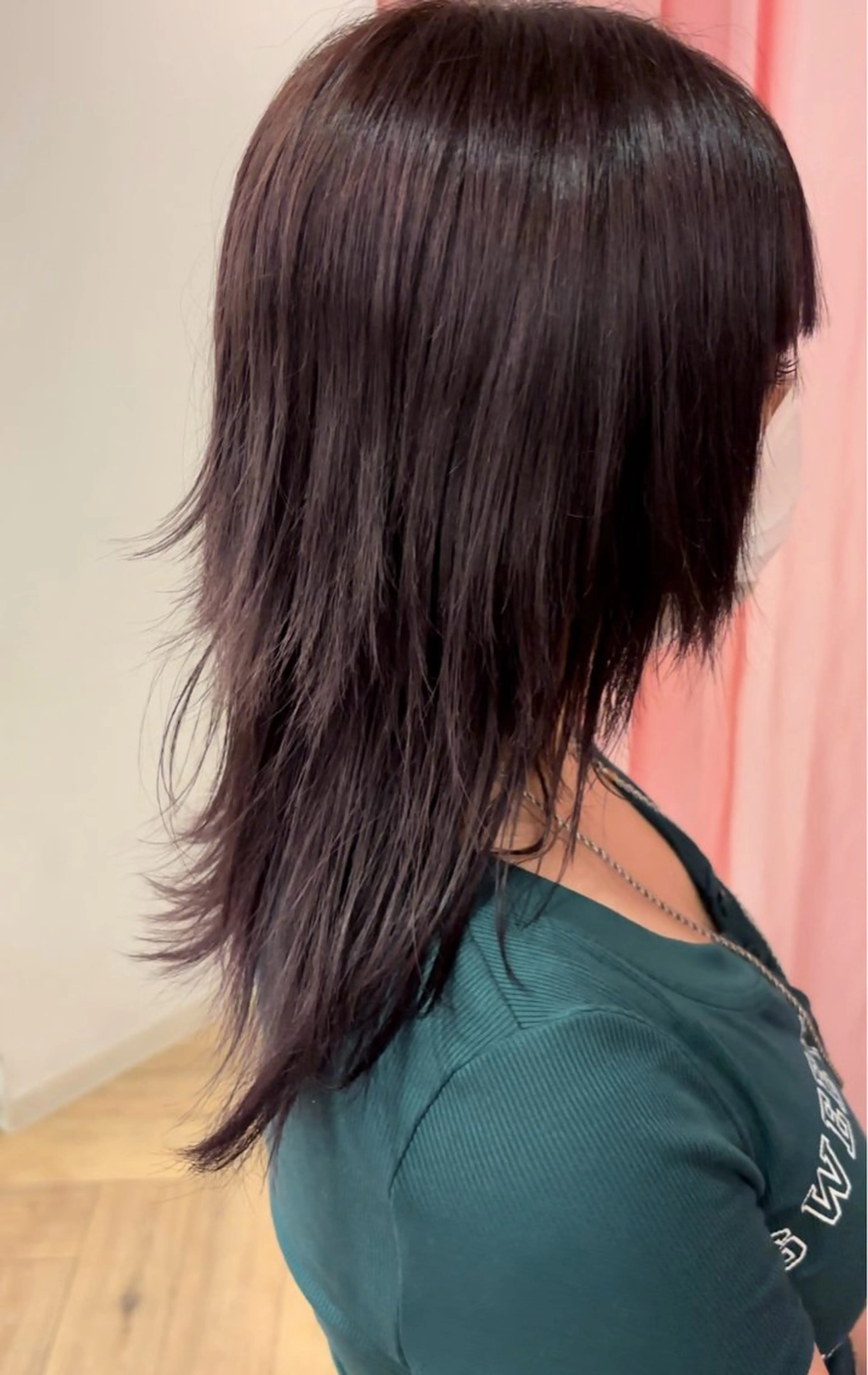 セミロング カラー 🫧✨️‪榎宮秀 透明感 ハイトーンのヘアスタイル