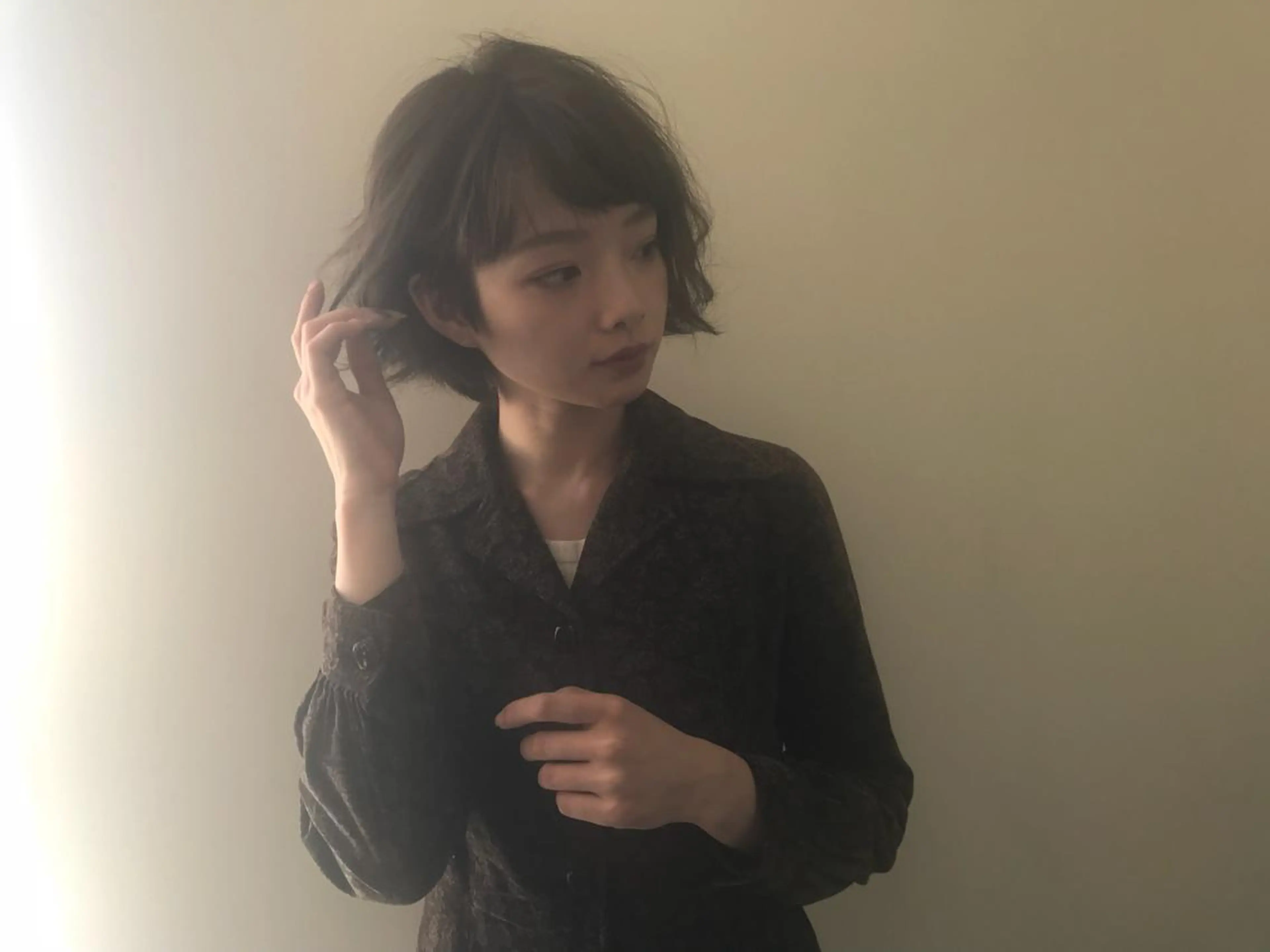 ミディアム カット ヘアカラー 縮毛矯正 トリートメント 髪質改善縮毛矯正/暖 色カラー/ウエダカナのヘアスタイル