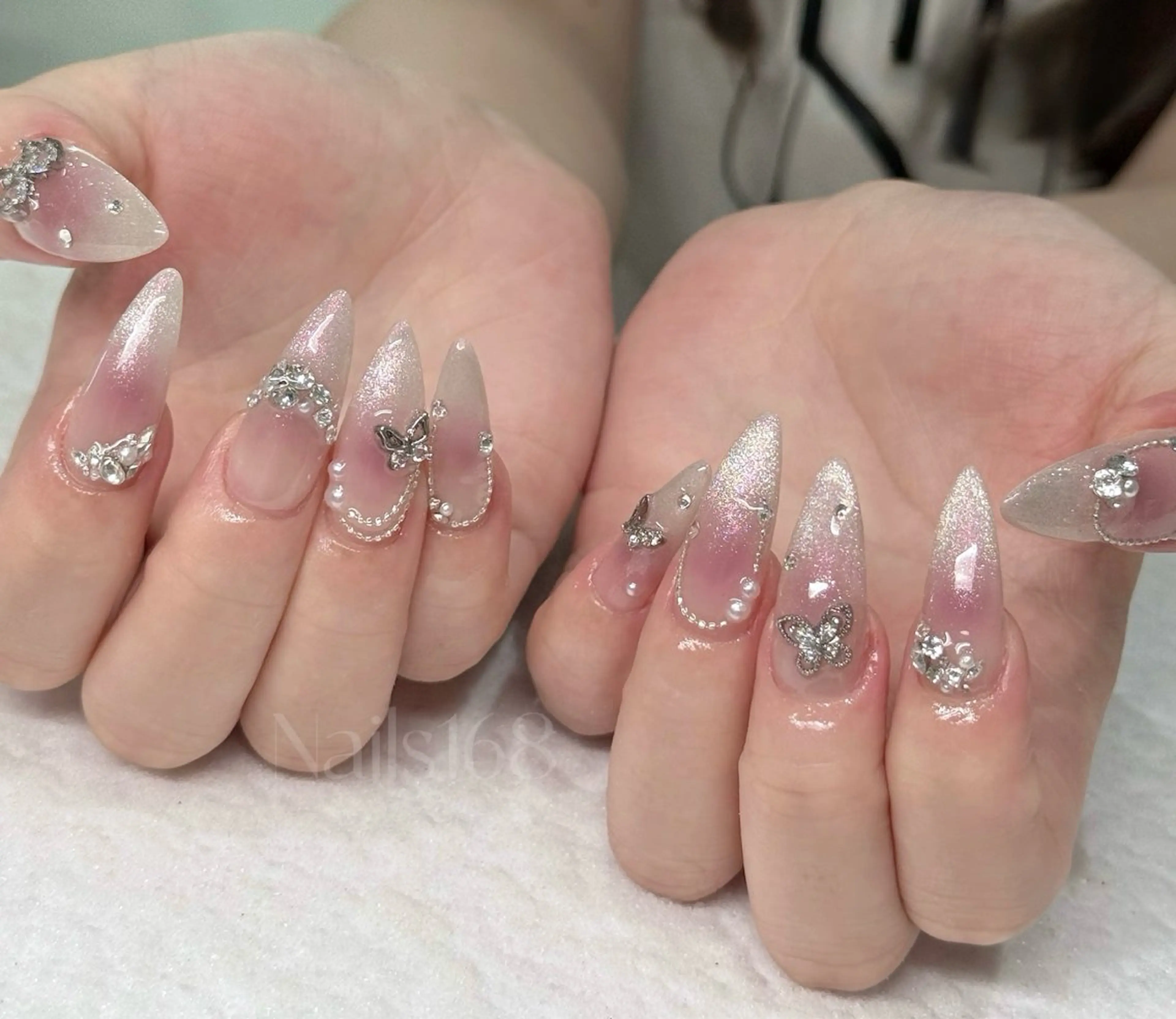 ネイル アートネイル チークネイル 韓国ネイル マグネットネイル ニュアンスネイル NAILS168 新大久保店のネイルデザイン