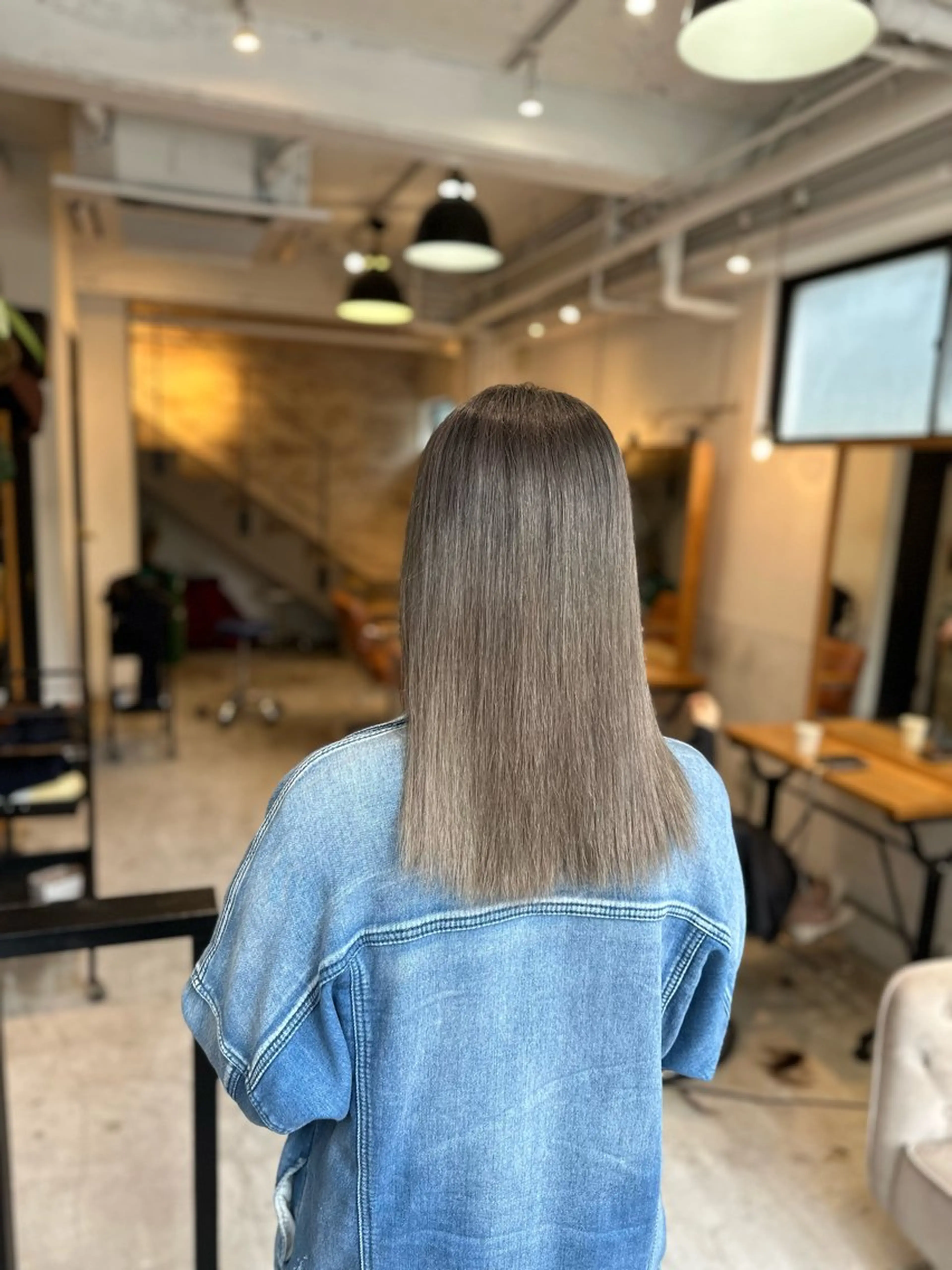 セミロング ヘアカラー 秋葉原　柏木絢汰 ✨当日予約okのヘアスタイル