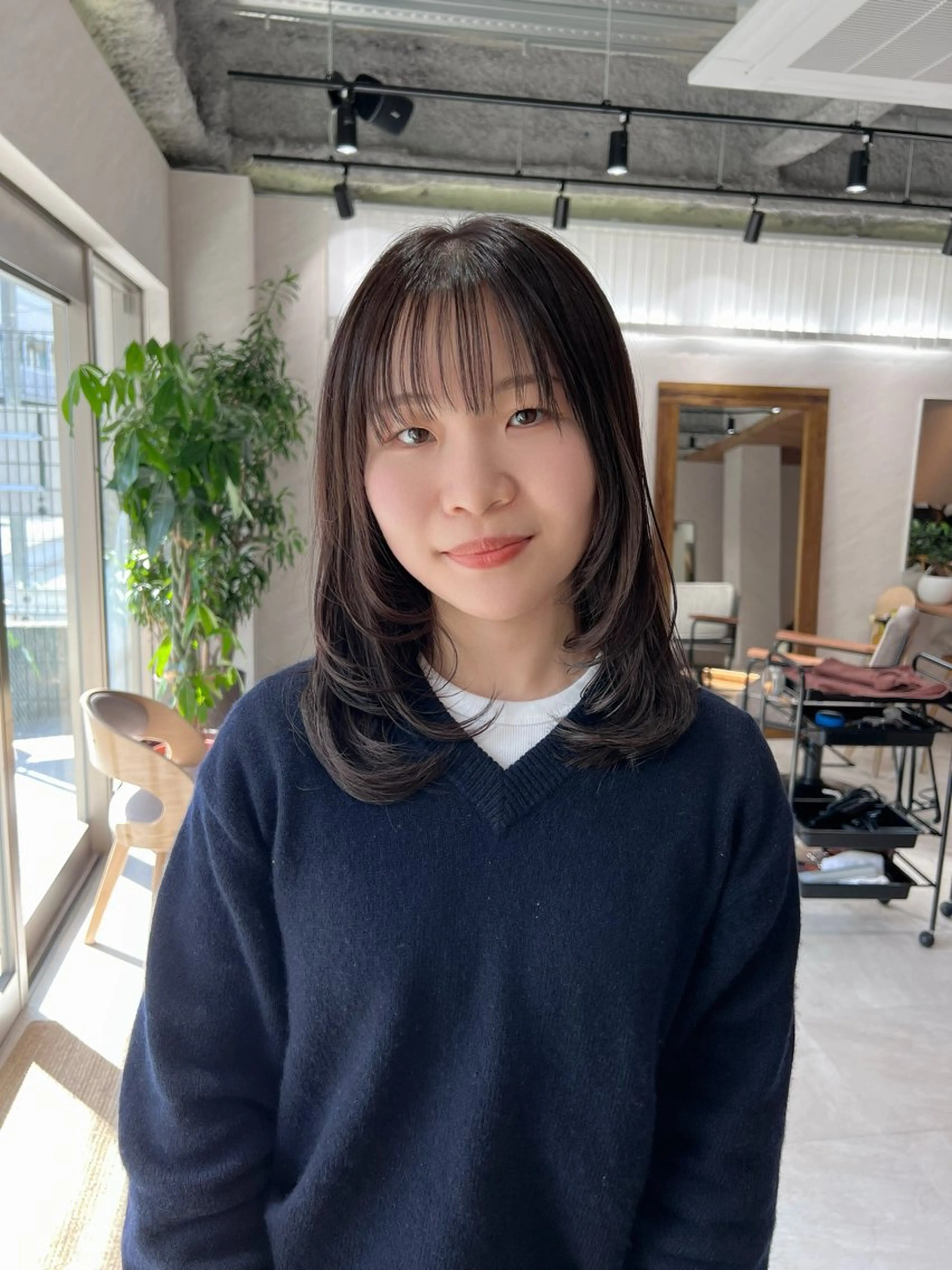 ミディアム カラー ミディアムレイヤー グレージュ レイヤーカット カット ヘアカラー トリートメント ヘアセット 🌟小顔カット🌟 レイヤーカットボブのヘアスタイル