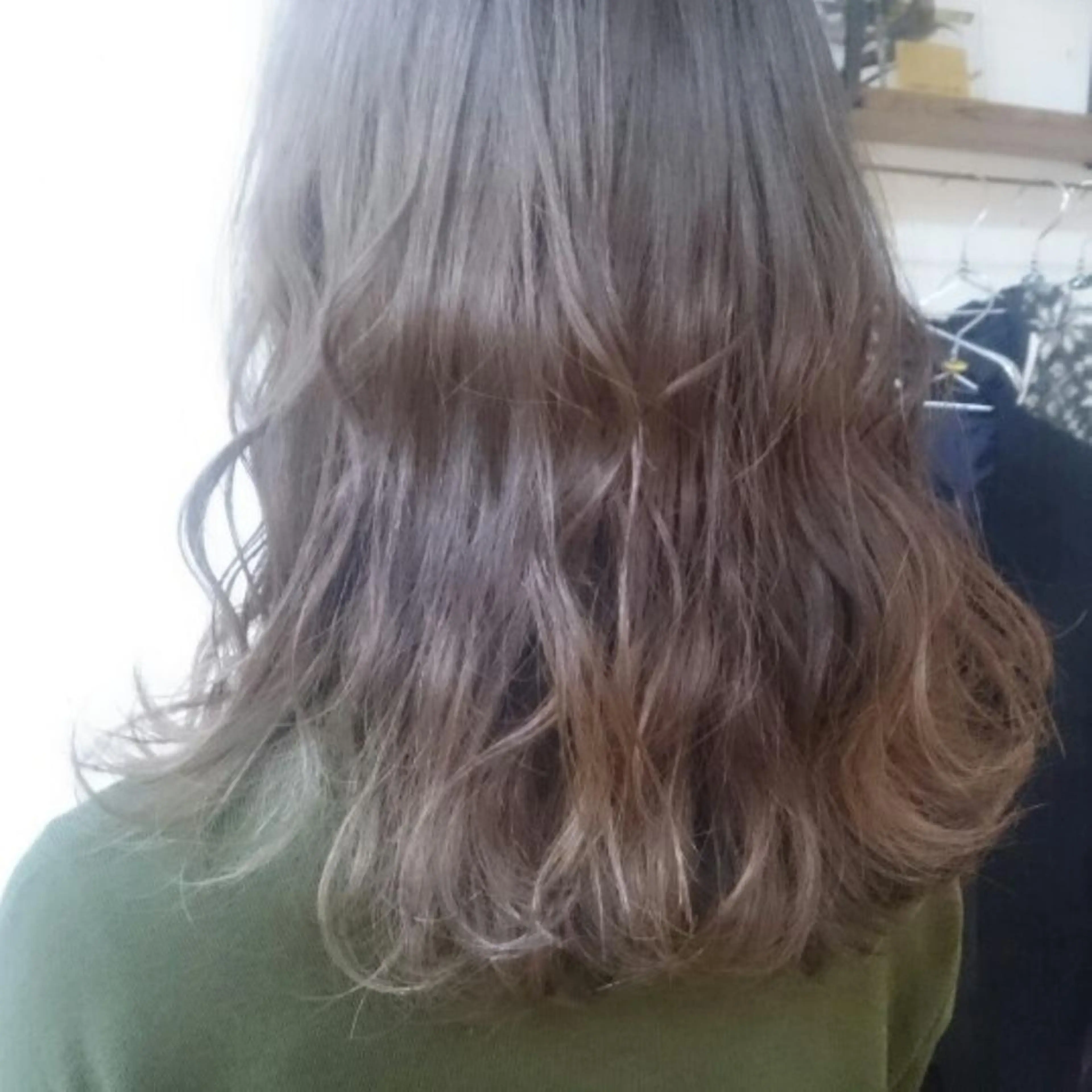 セミロング カラー イルミナカラー インナーカラー DIEGO 下北沢 Yamaの眉毛・アイブロウイメージ