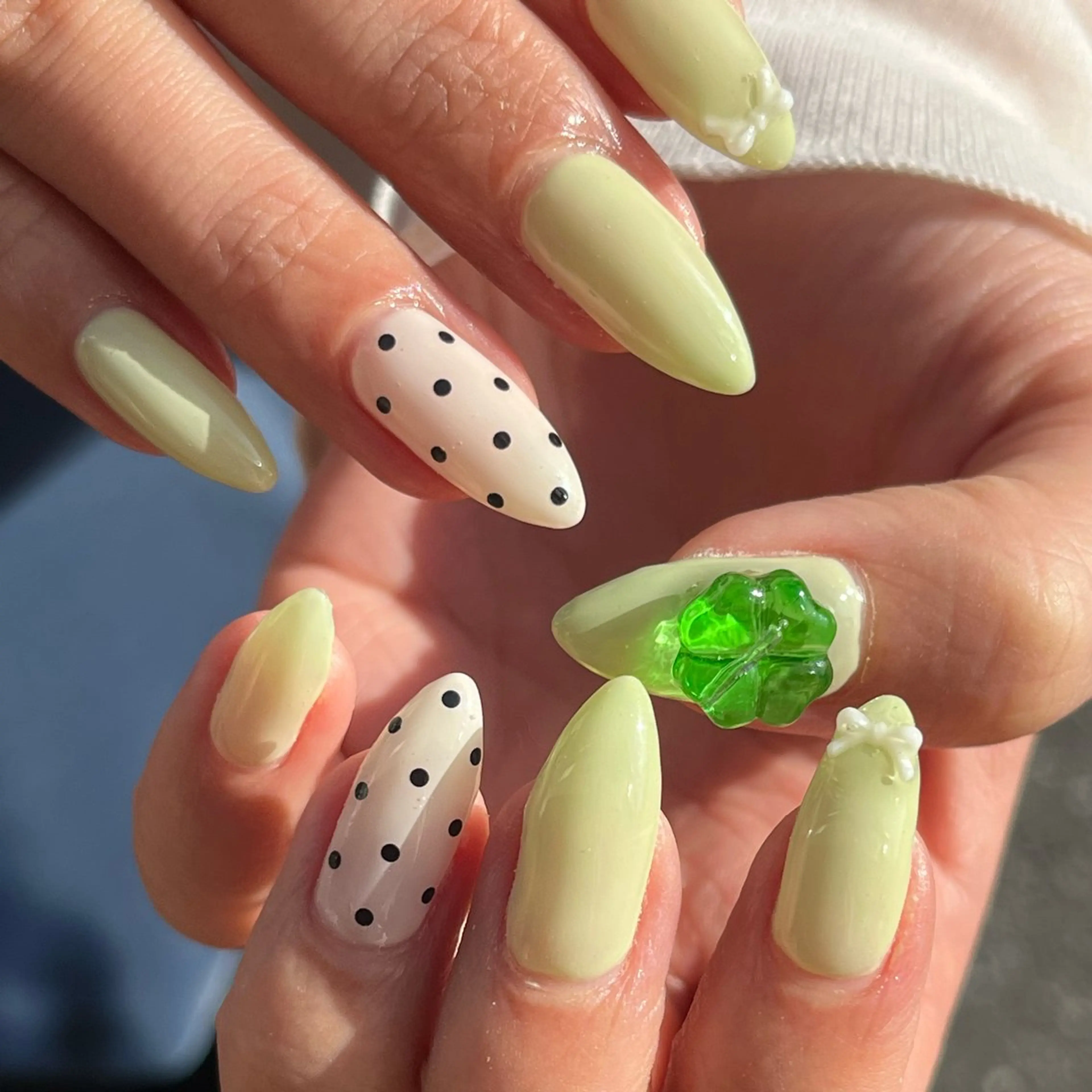 ネイル ドット 持ち込み schon 🎀saraのネイルデザイン