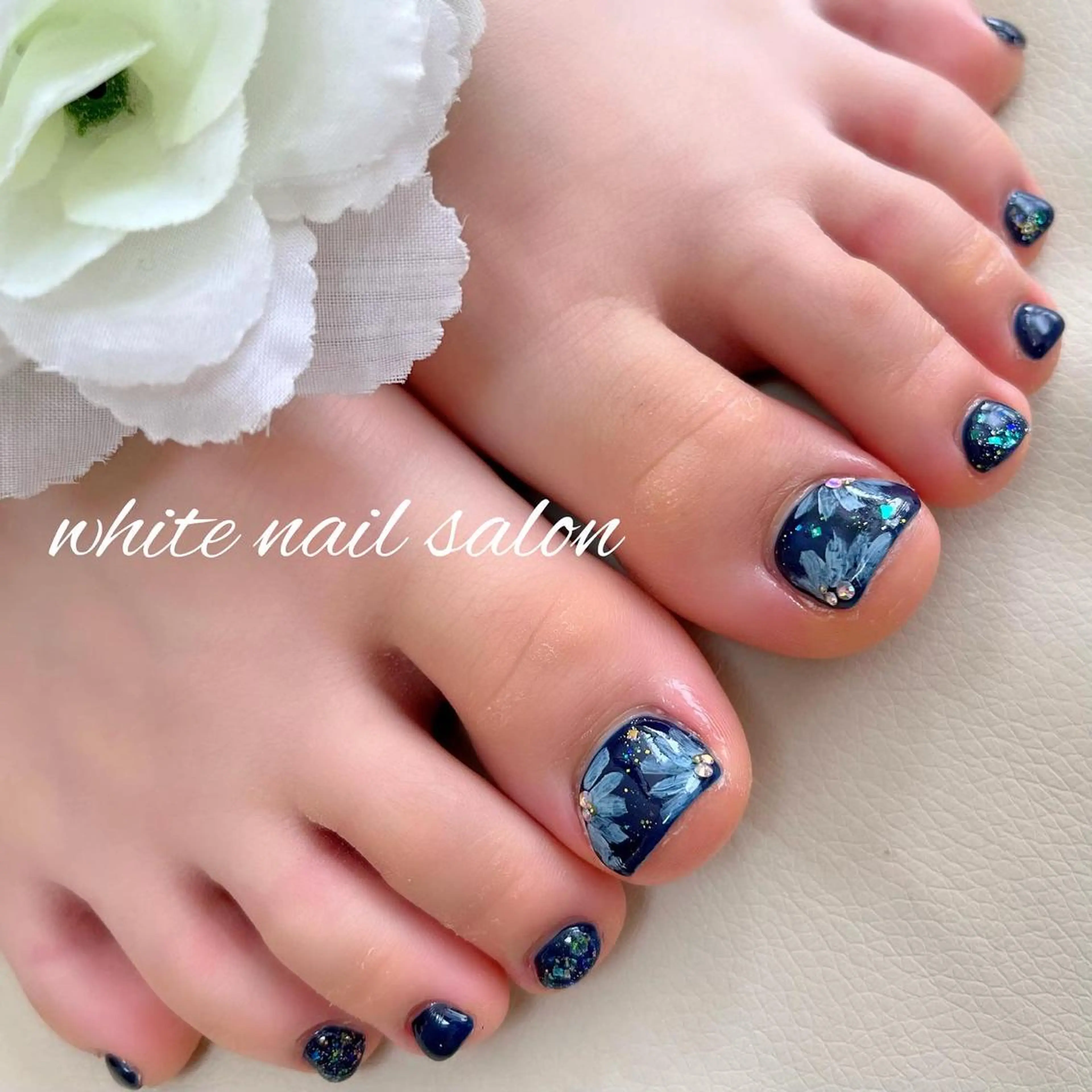 ネイル フットネイル ジェルネイル ハードジェル ラメ(グリッター) 持ち込み フットネイル white nail salonのネイルデザイン