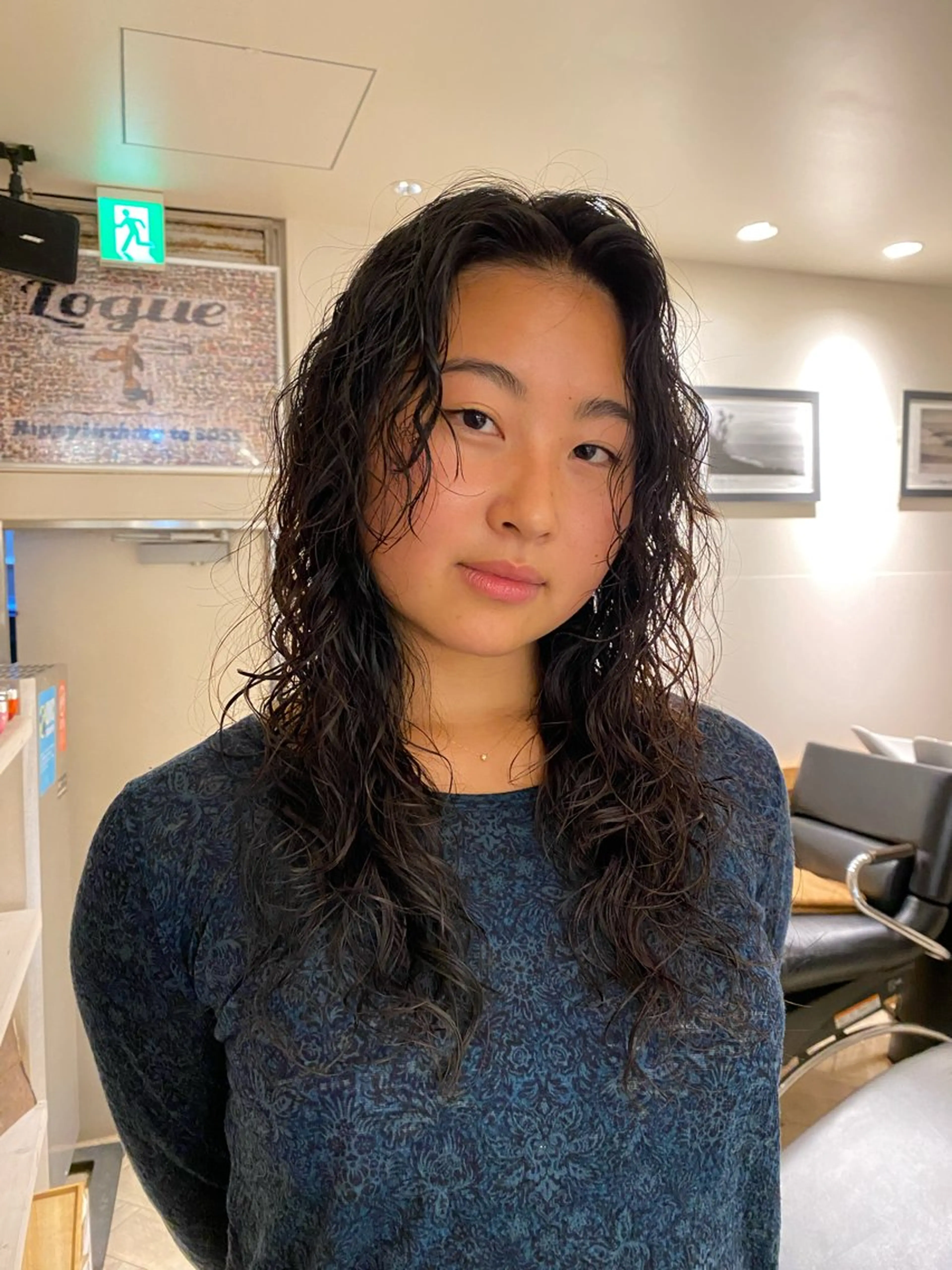 ロング パーマ カット パーマ ナチュラルヘア🫧 ナナミのヘアスタイル