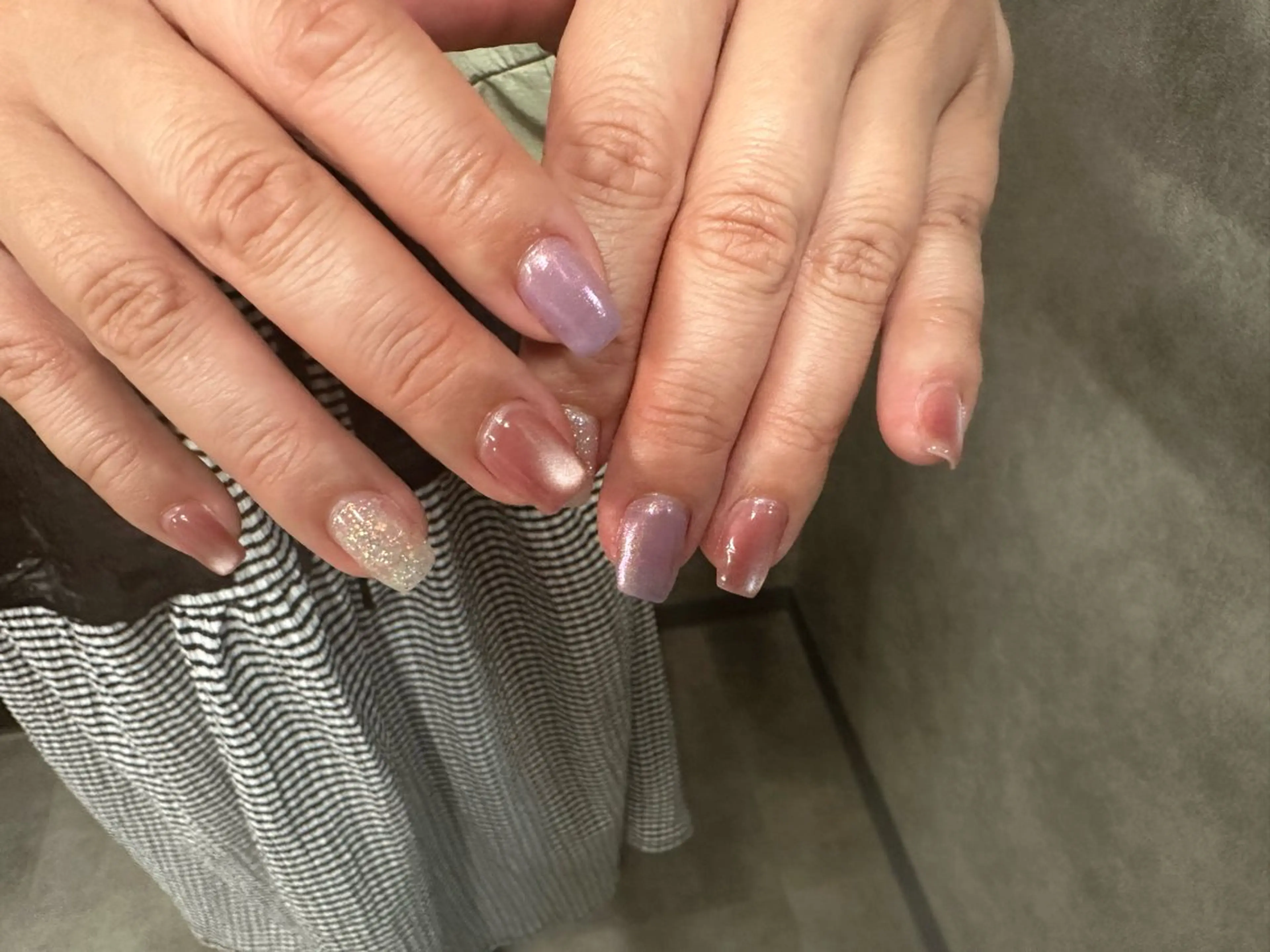 ネイル オーロラネイル ハンドネイル titiシェアネイル サロンharukaのネイルデザイン