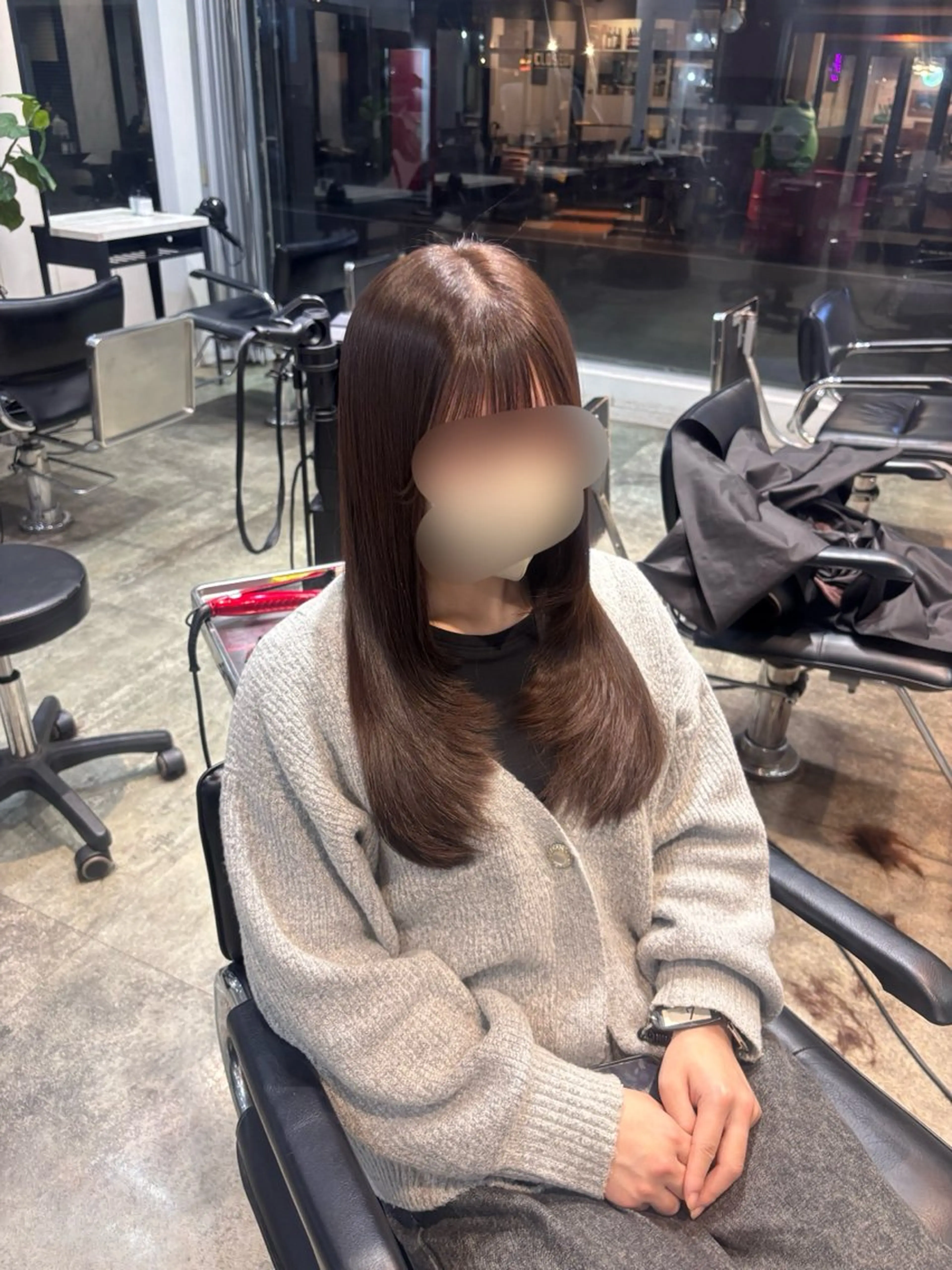 ロング レイヤーカット 縮毛矯正 lutia池袋 momoka⠀のヘアスタイル