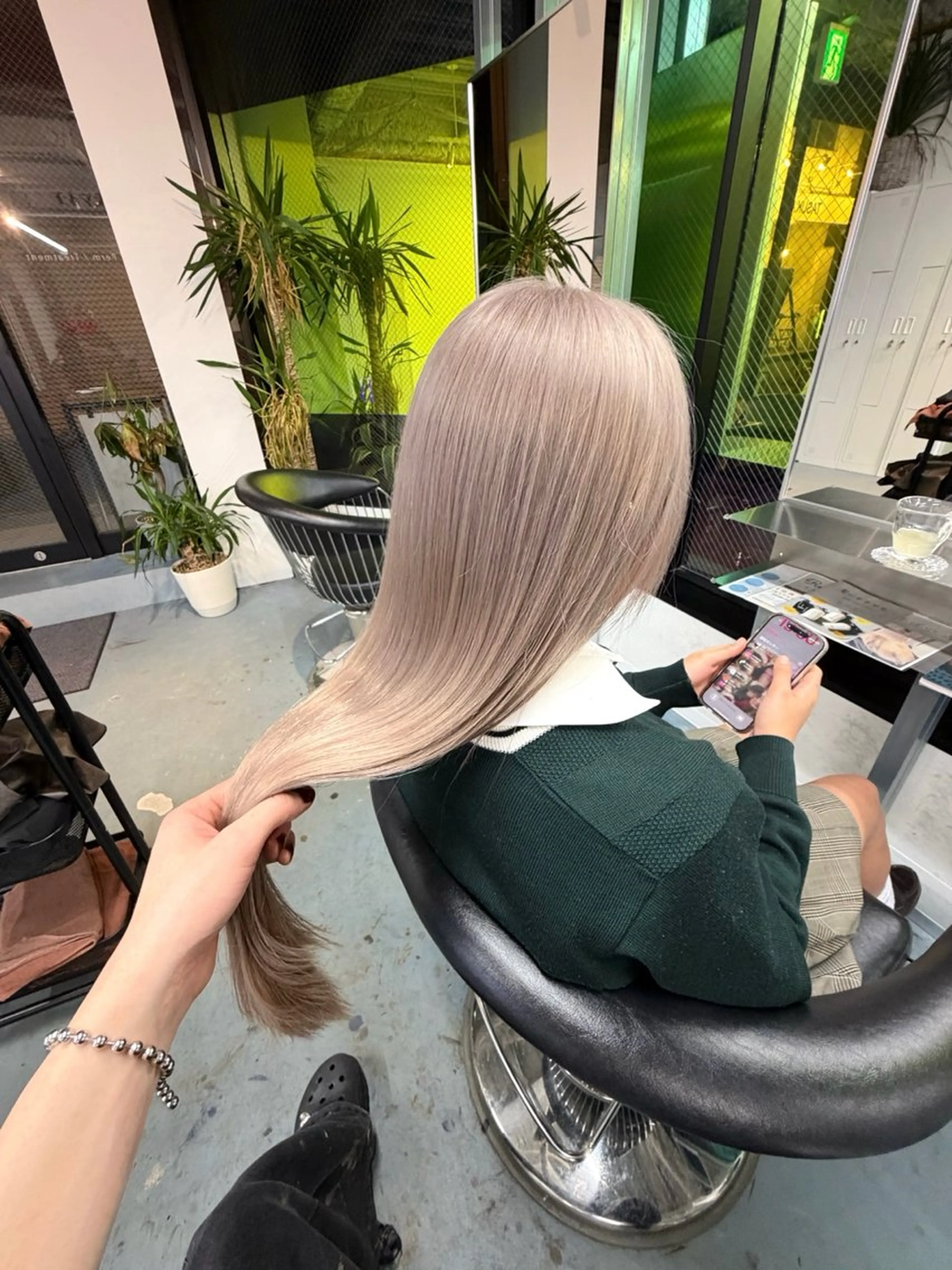 カラー ベージュカラー ブリーチ ブラウンカラー ケアブリーチ 透明感カラー 富永 翔伍のヘアスタイル