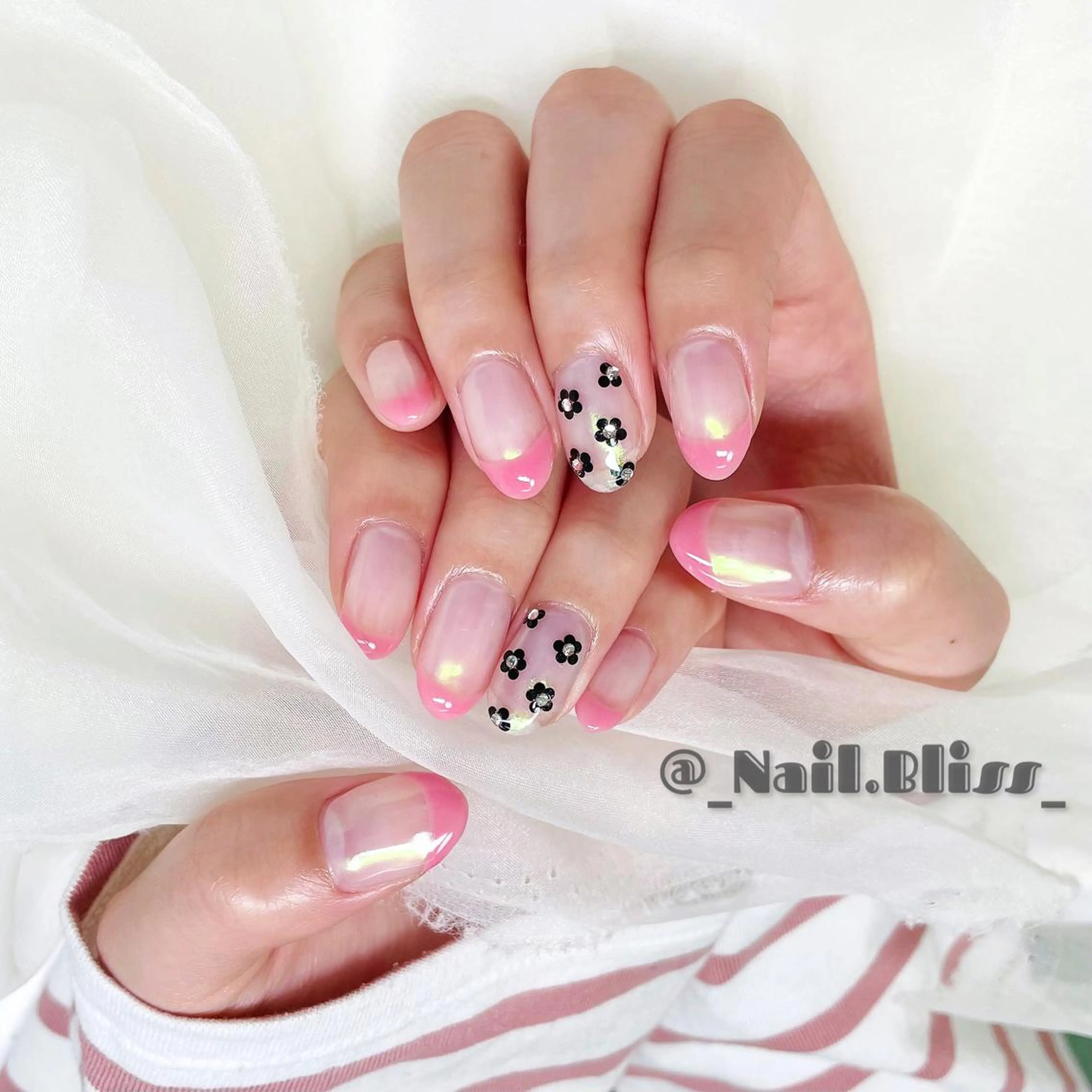 ネイル オーロラネイル ハンドネイル NAIL BLISSのネイルデザイン