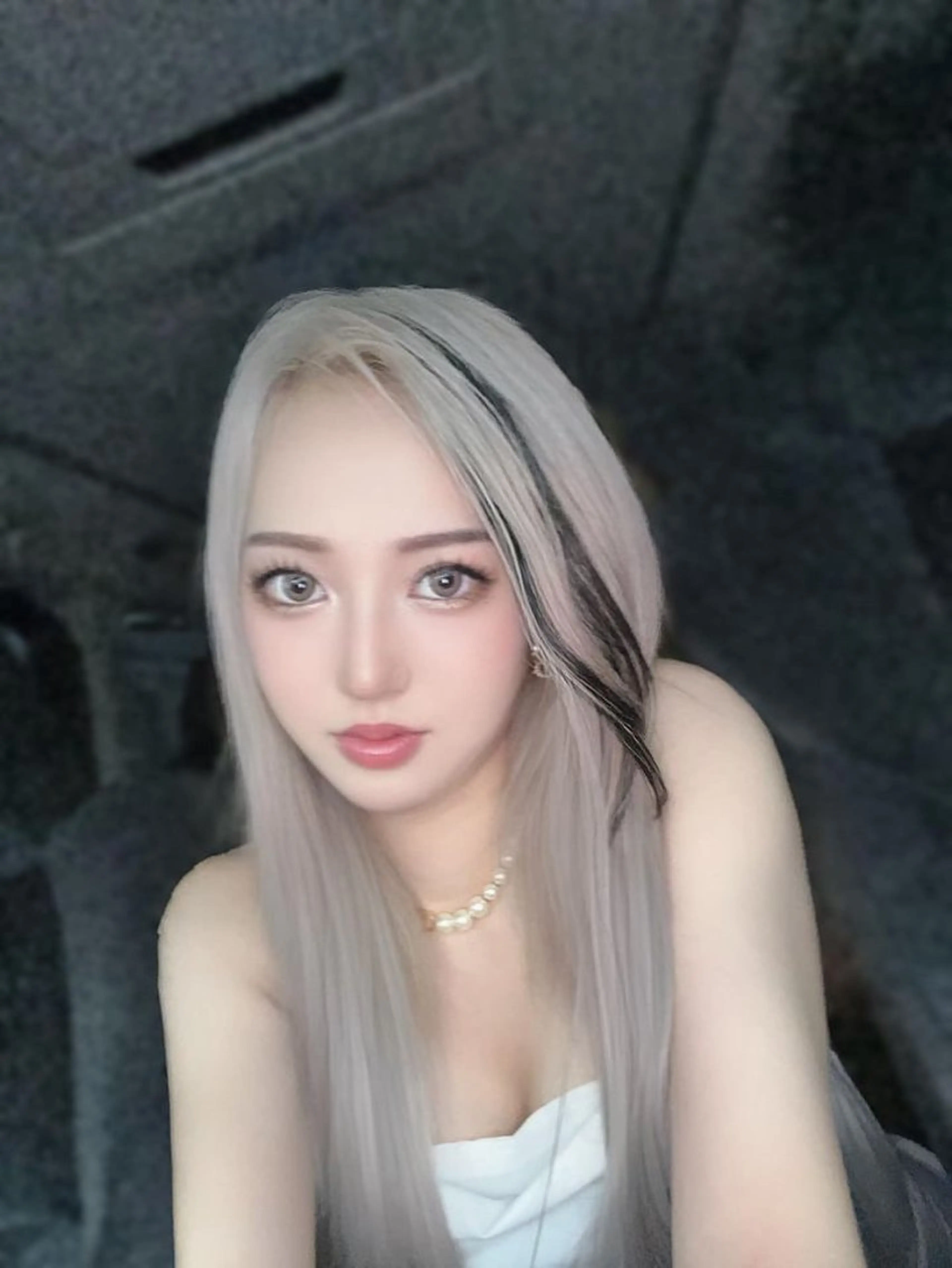 ロング カラー メッシュ エクステ ホワイト&レイヤーカ ットエクステ長畠俊輔のヘアスタイル