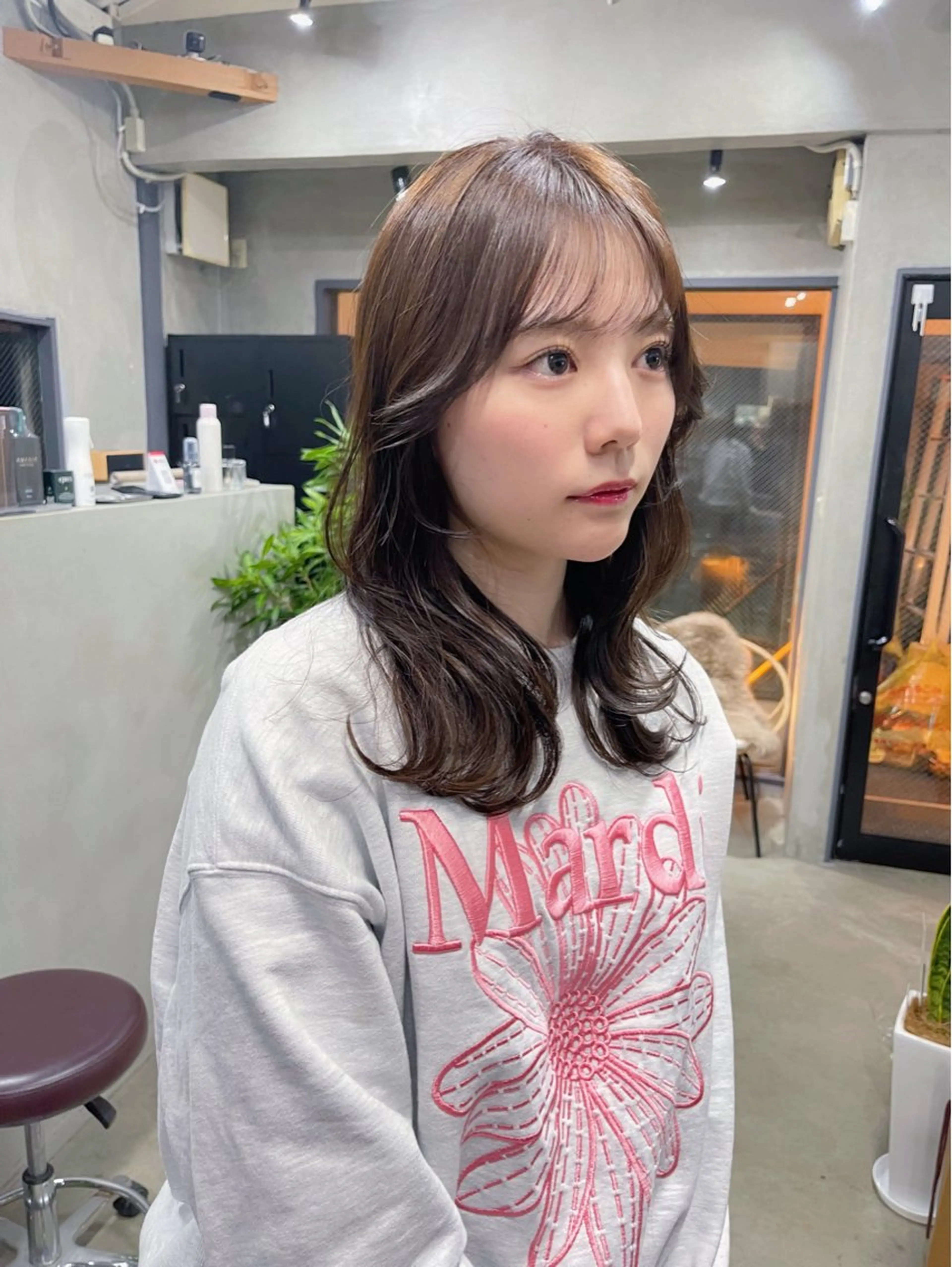 ミディアム カラー レイヤーカット カット ヘアカラー トリートメント AiM 大名　似合わせカットのヘアスタイル