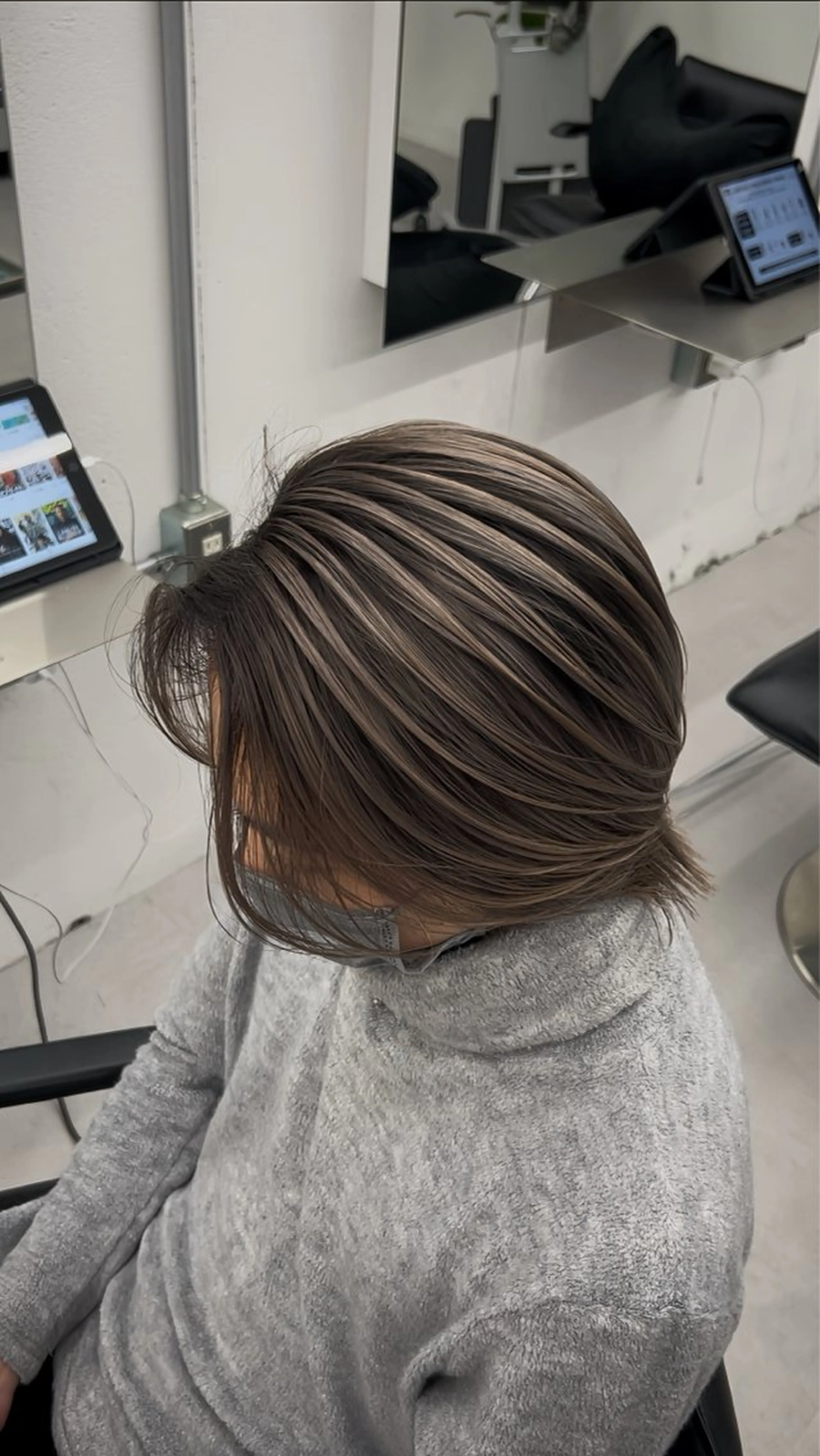 ミディアム メンズバレイヤージュ 🔥メンズカット🔥のヘアスタイル