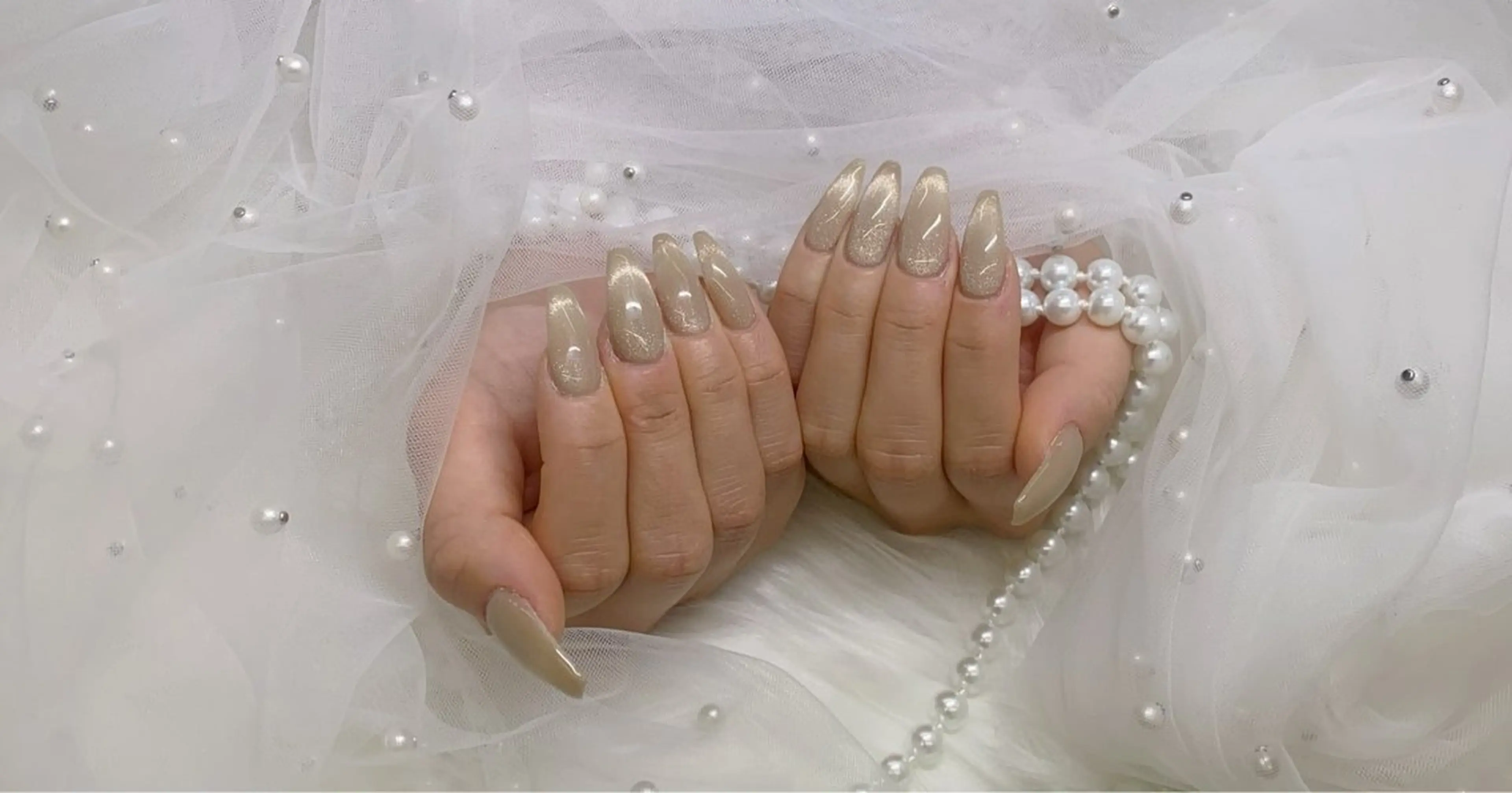 ネイル オーロラネイル 長さ出し フレンチネイル ジェルネイル マグネットネイル ハンドネイル フットネイル ハンドケア ア カリのネイルデザイン