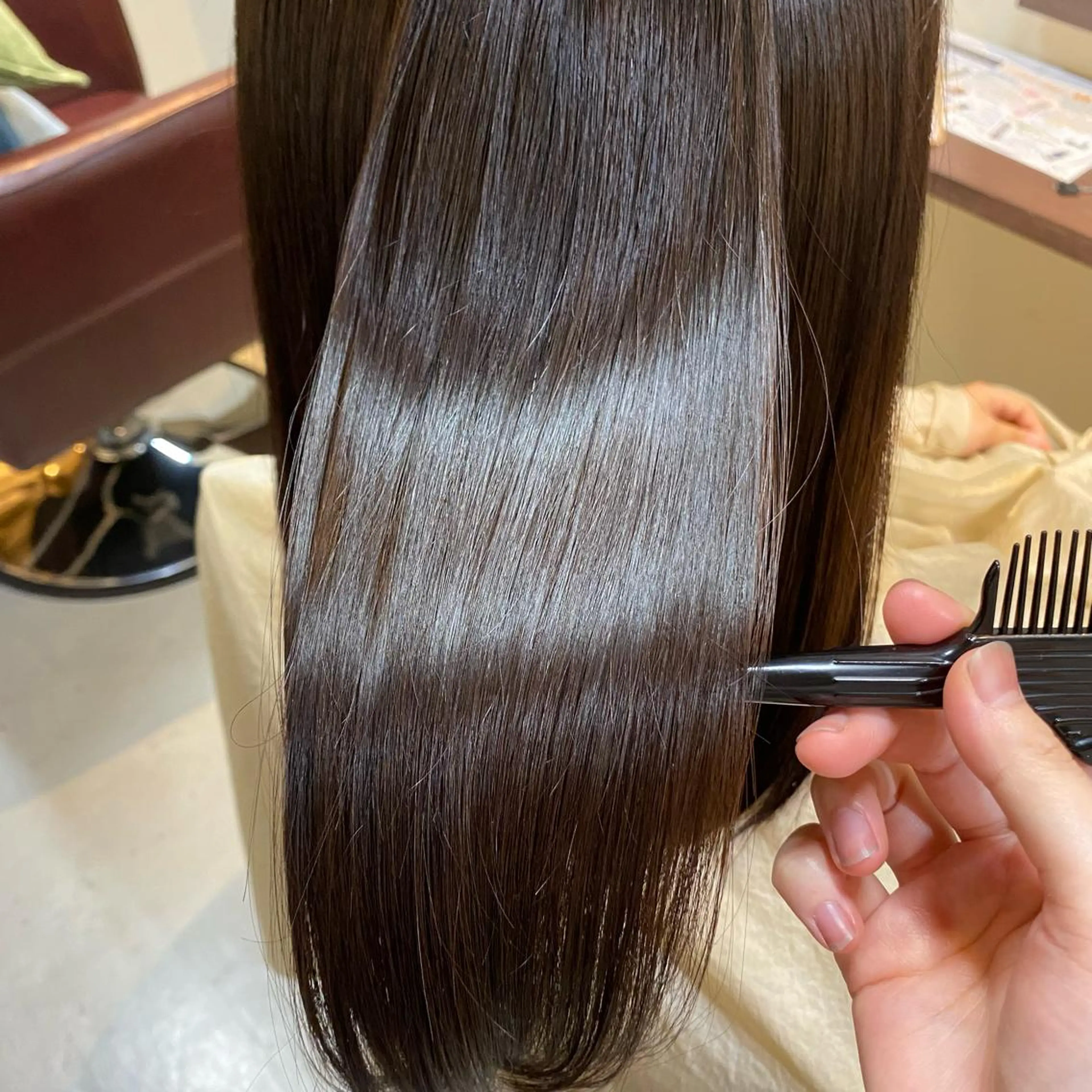 ミディアム 水谷 菜央のヘアスタイル