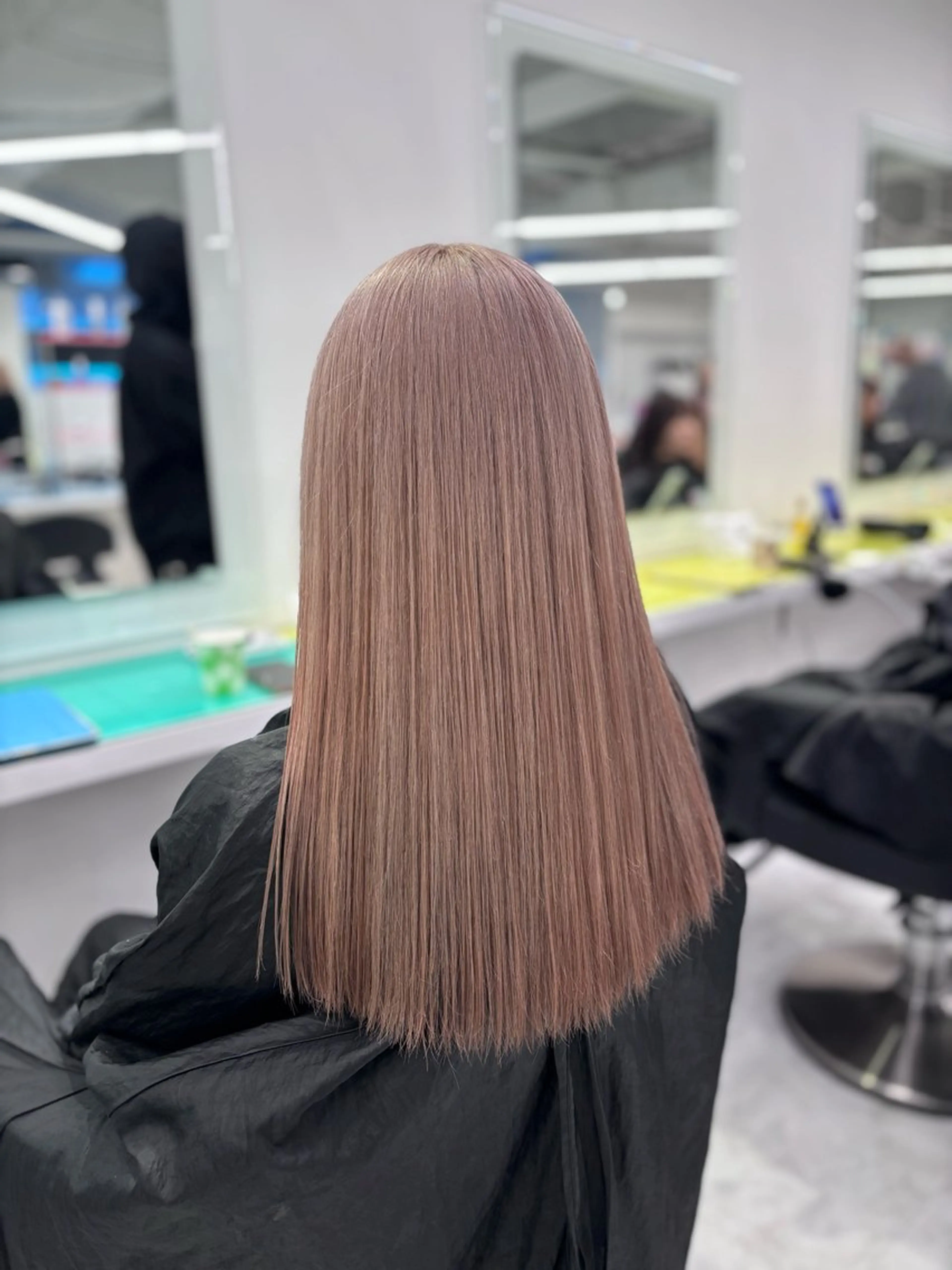 ロング カラー モテ髪ハイトーン🫧 serina🎀池袋のヘアスタイル