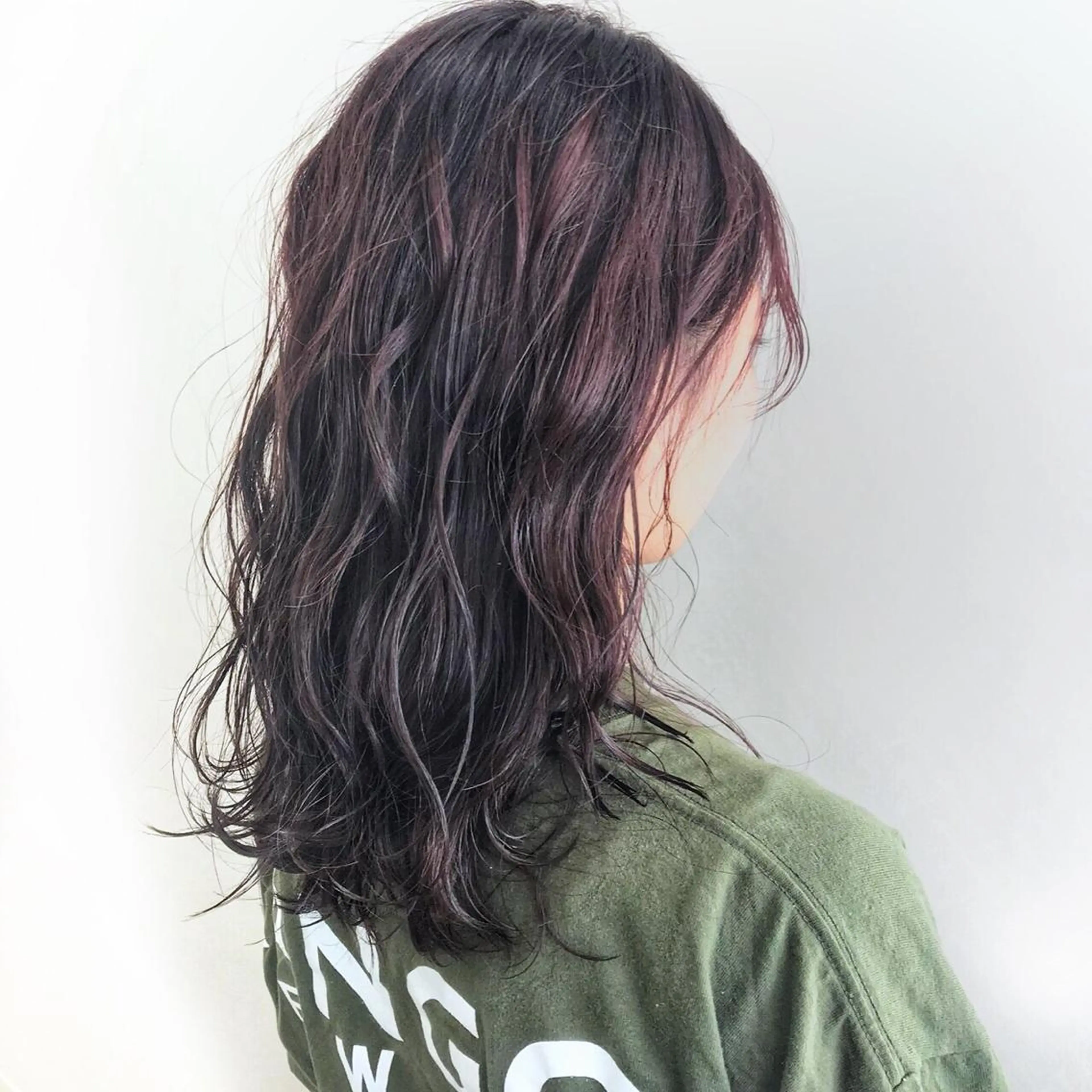 ミディアム カラー ヘアアレンジ ブリーチ ラベンダーカラー ブリーチなしカラー LATTAN COSITU所属・店長 大方康暉のヘアスタイル