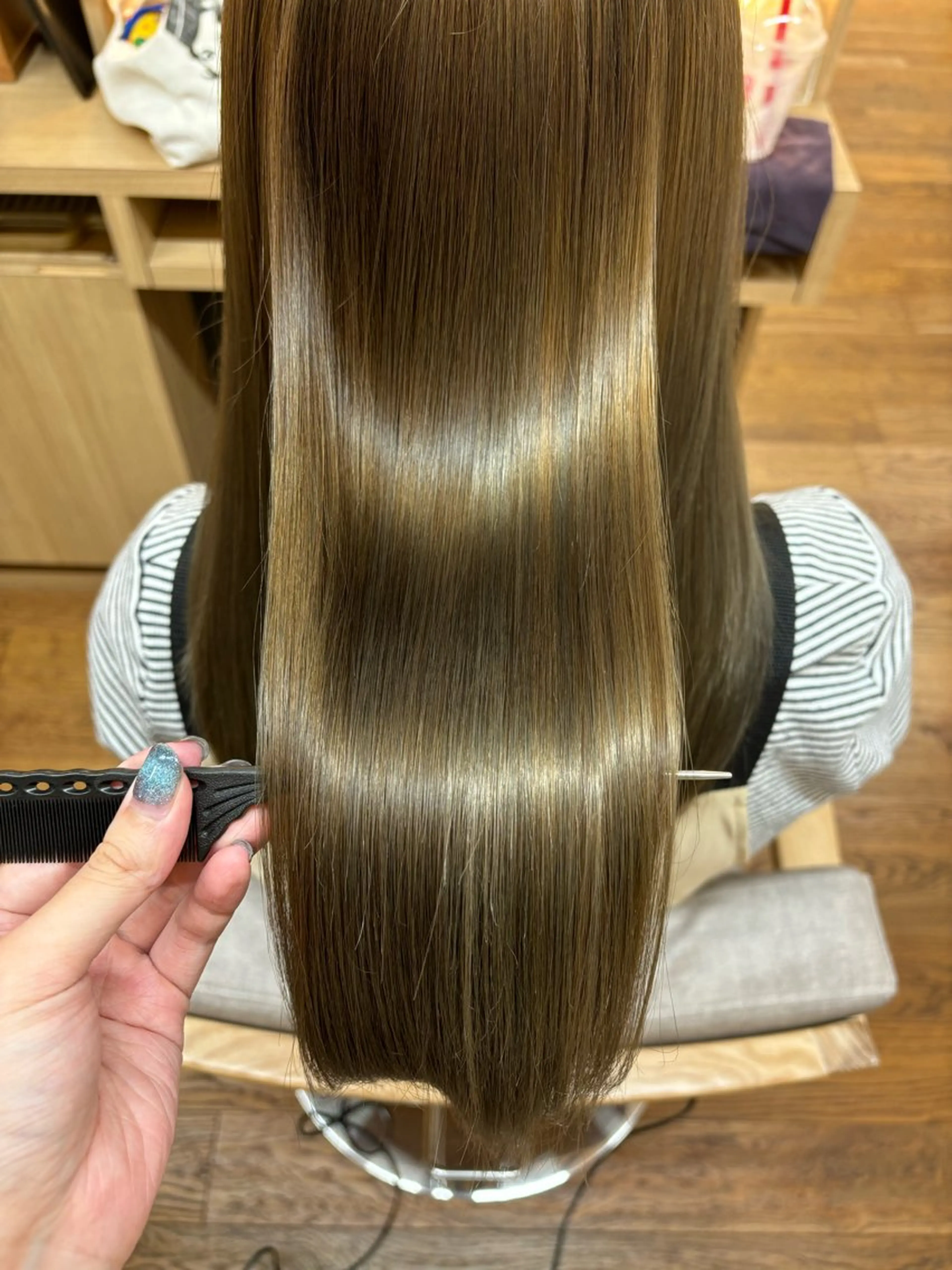 ロング カラー ベージュカラー 透明感カラー オリーブベージュ トリートメント 韓国ヘア sasugaのヘアスタイル