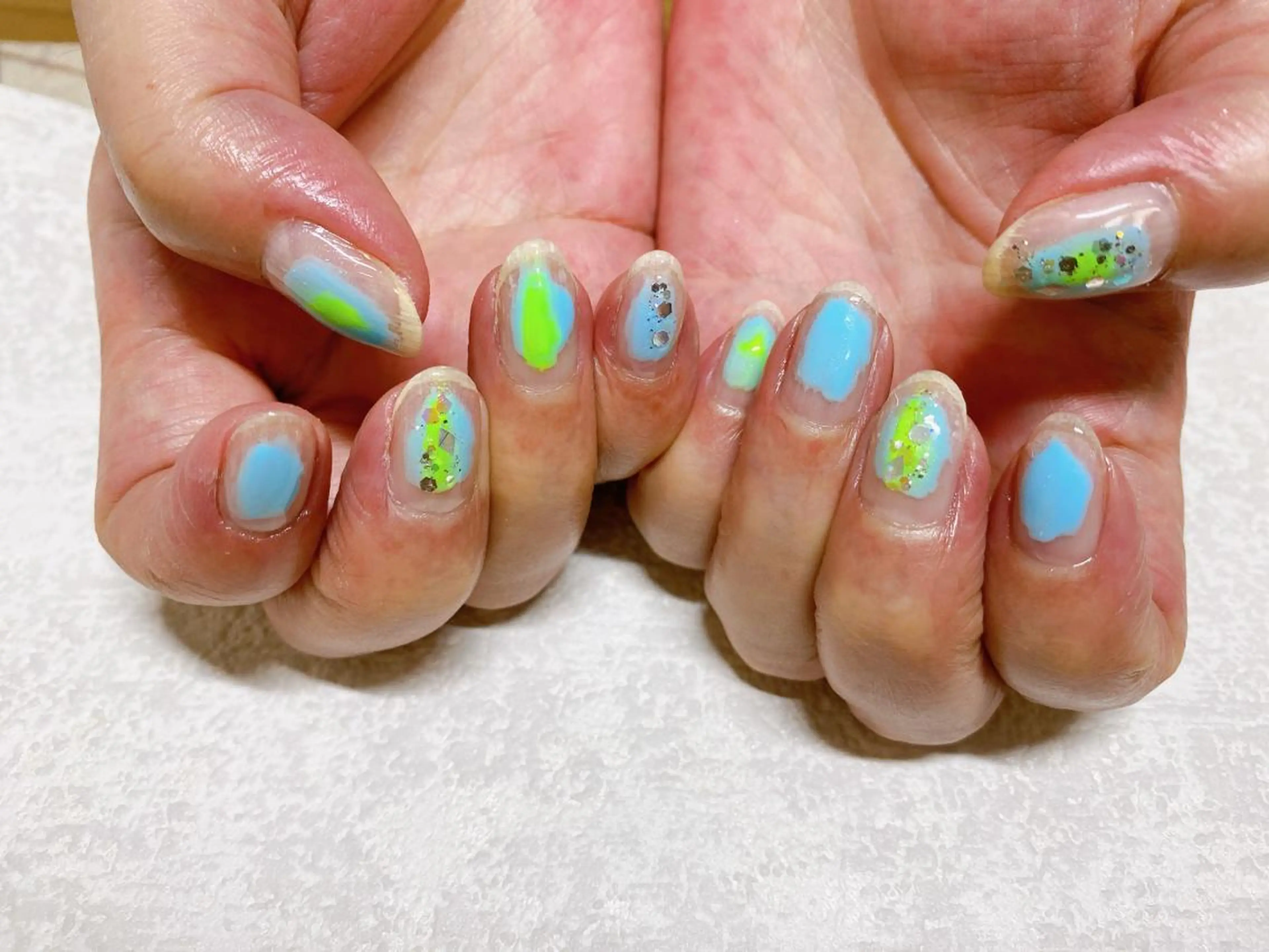 ネイル オーロラネイル フラワーネイル フットネイル フレンチネイル ジェルネイル mogunail &blowのネイルデザイン