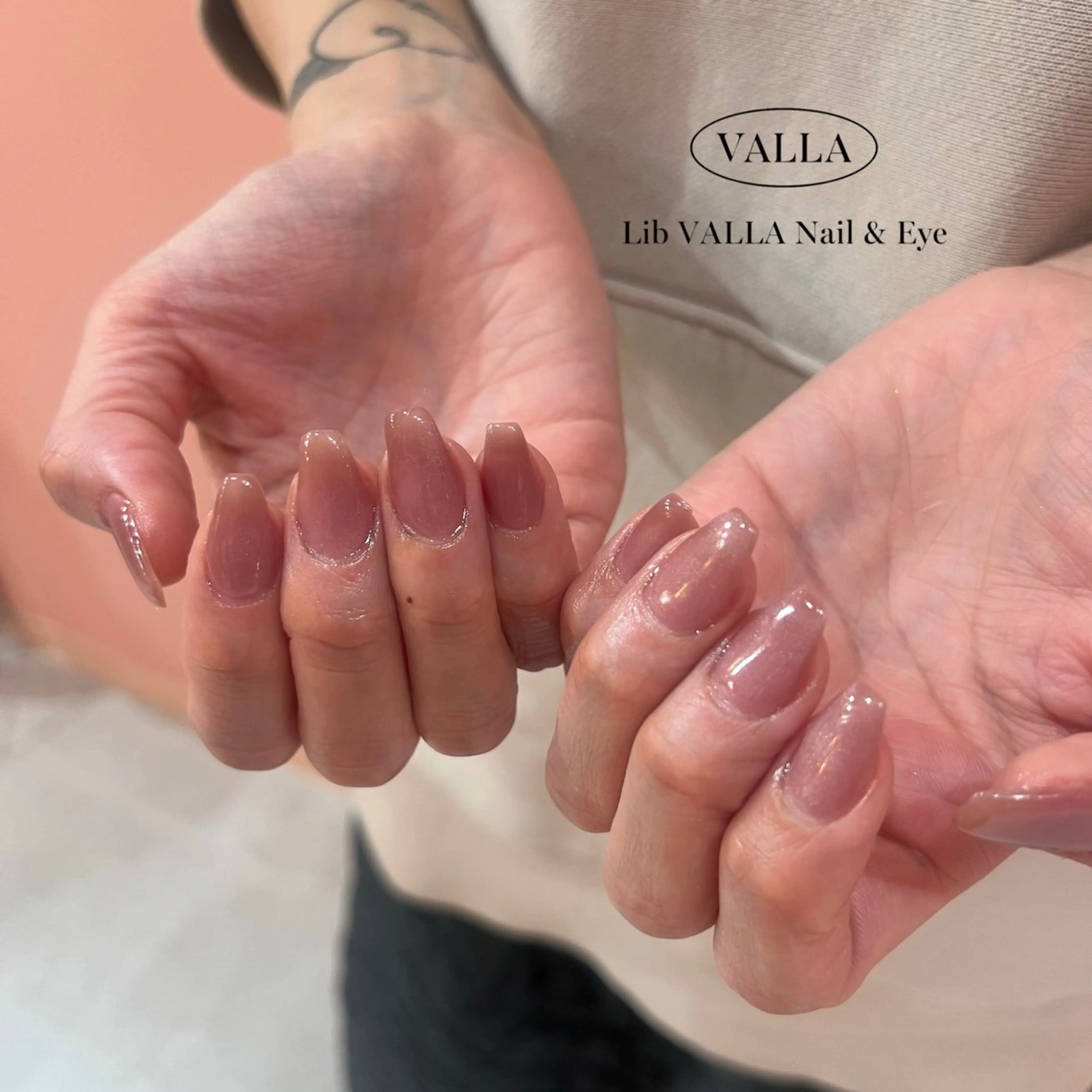 ネイル マグネットネイル LIB VALLA haruka🎀🫧のネイルデザイン