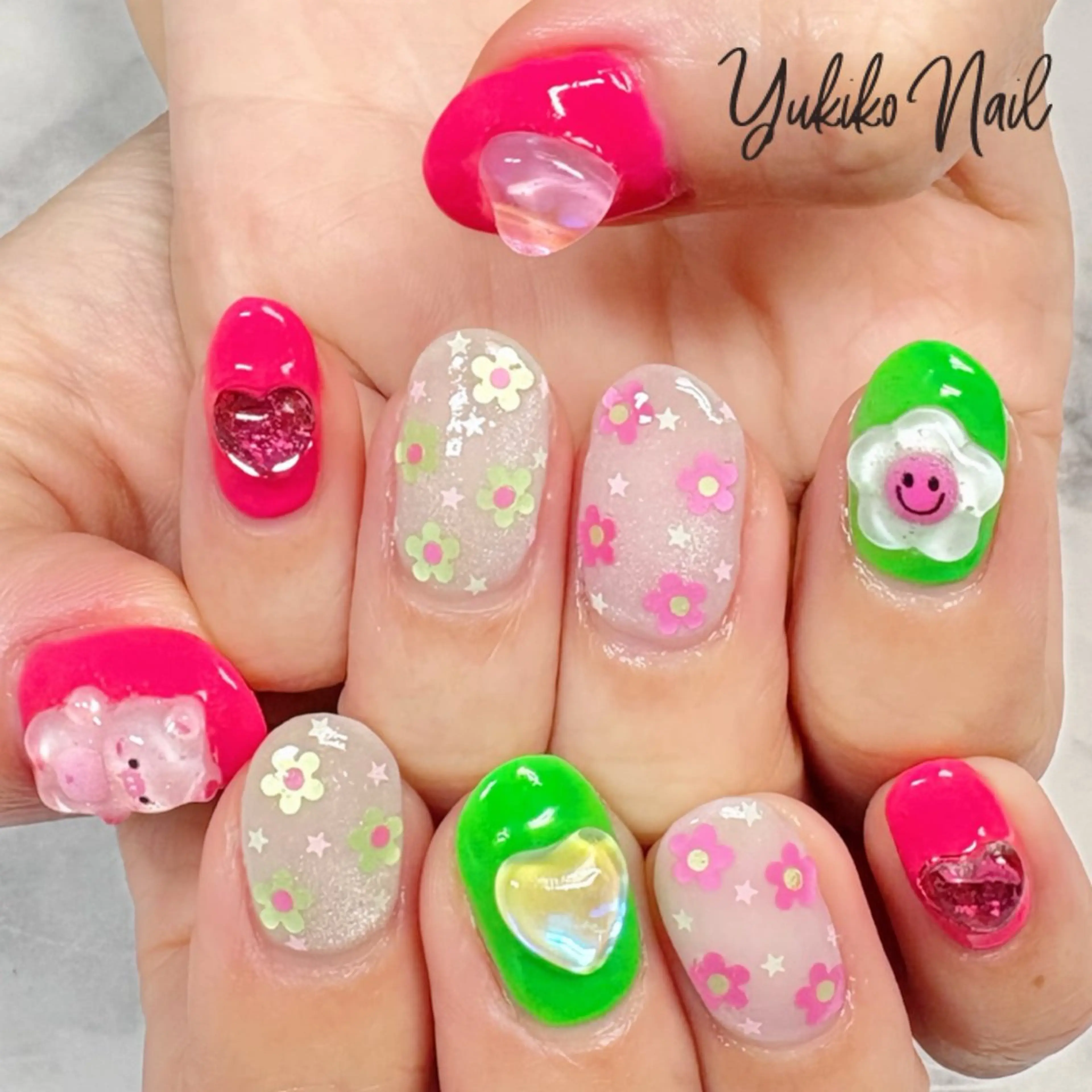 ネイル フラワーネイル ホログラムネイル 春ネイル ハンドネイル ユキコ ネイルのネイルデザイン