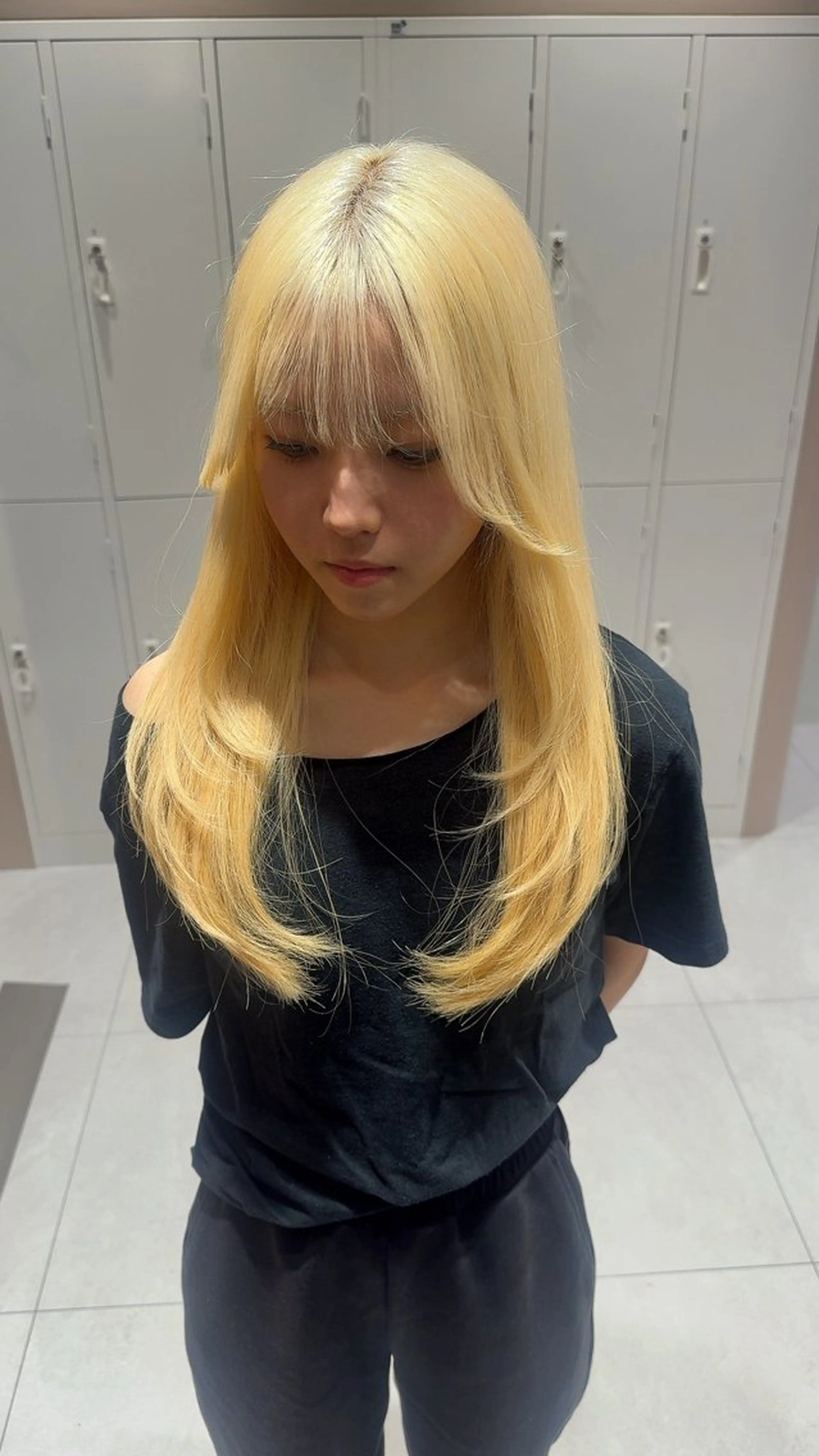 ロング カラー ヘアアレンジ 抜きっぱなしブロンド ブロンド ハイトーンカラー ホワイトブロンド 韓国風ヘア カット トリートメント 🌟🍒ハイトーン 韓国ヘア/ユウミのヘアスタイル