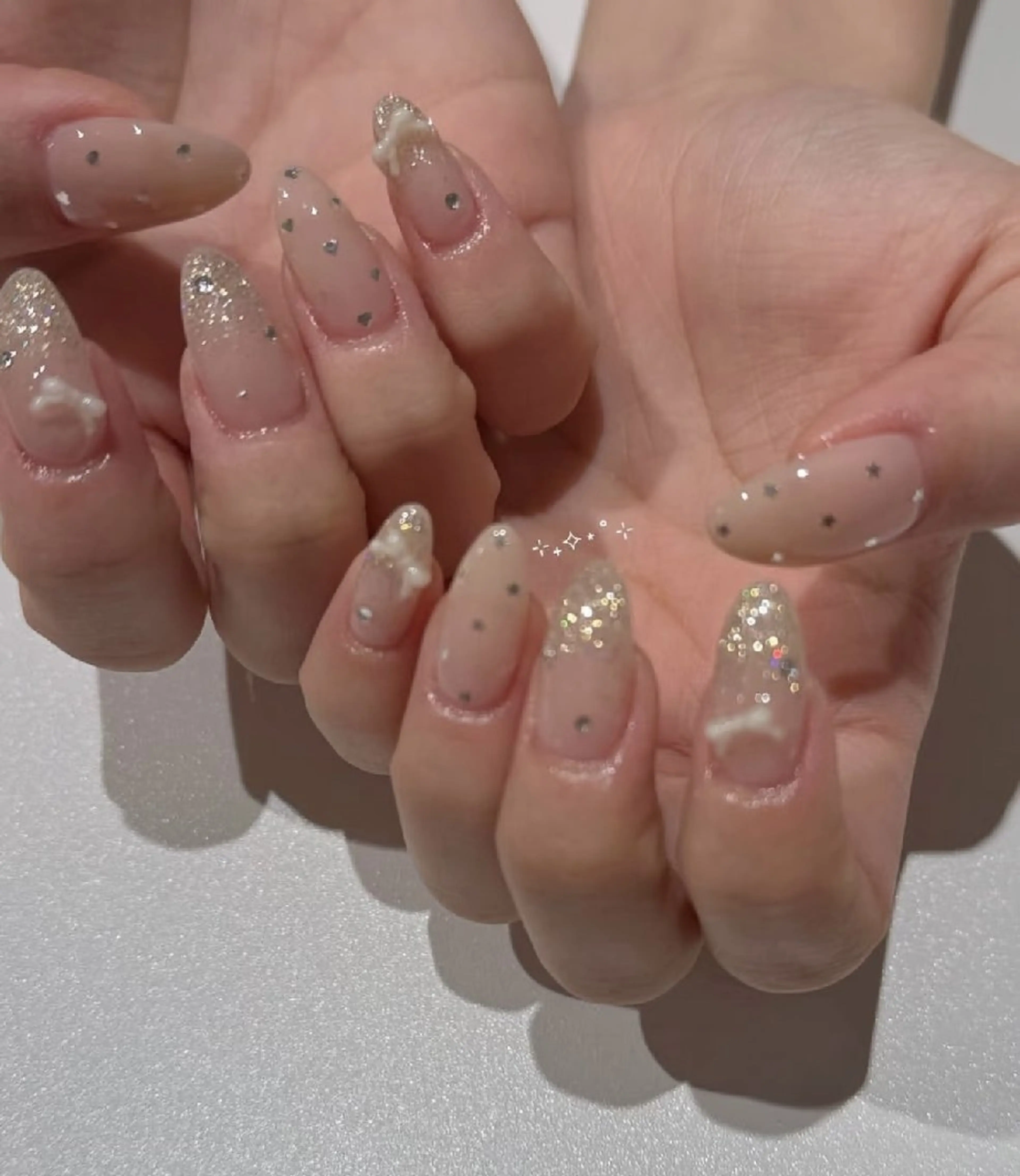 ネイル チークネイル フレンチネイル ジェルネイル ガーリー キラキラネイル ハンドネイル UM Nail Salonのネイルデザイン