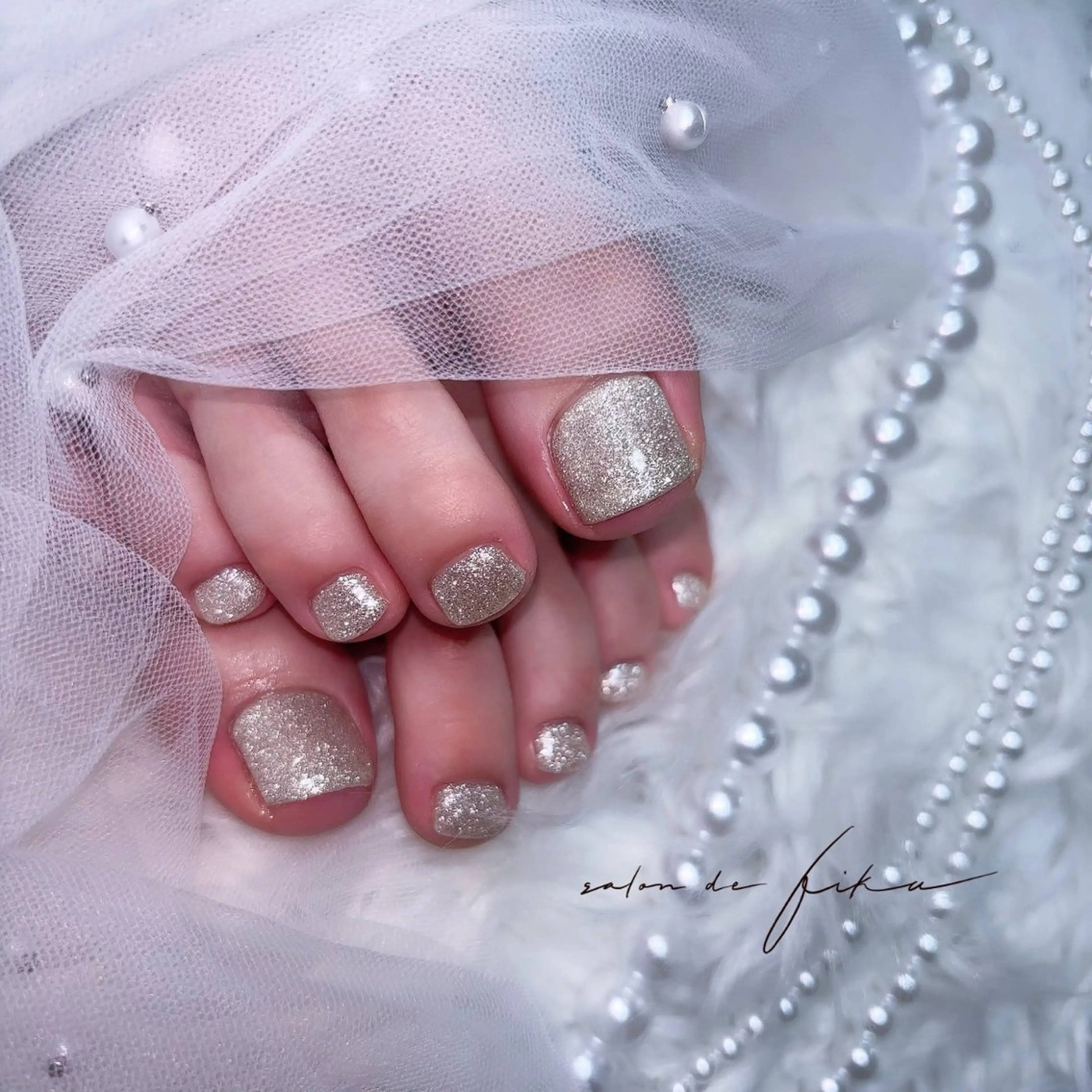 ネイル フットネイル ラメ(グリッター) フットネイル ayano 【パラジェル取扱店】のネイルデザイン