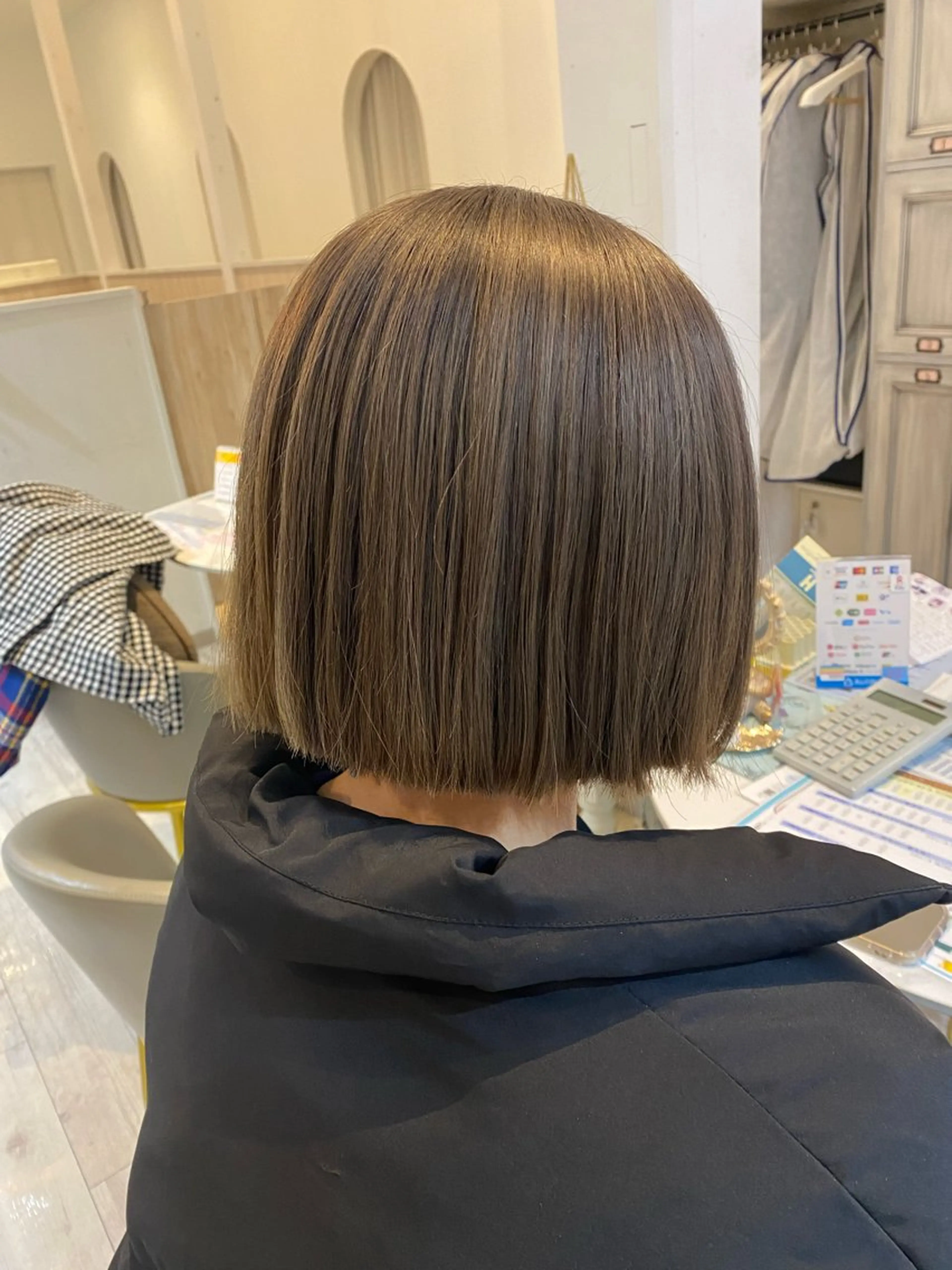 ショート ボブ かまだ しおりのヘアスタイル