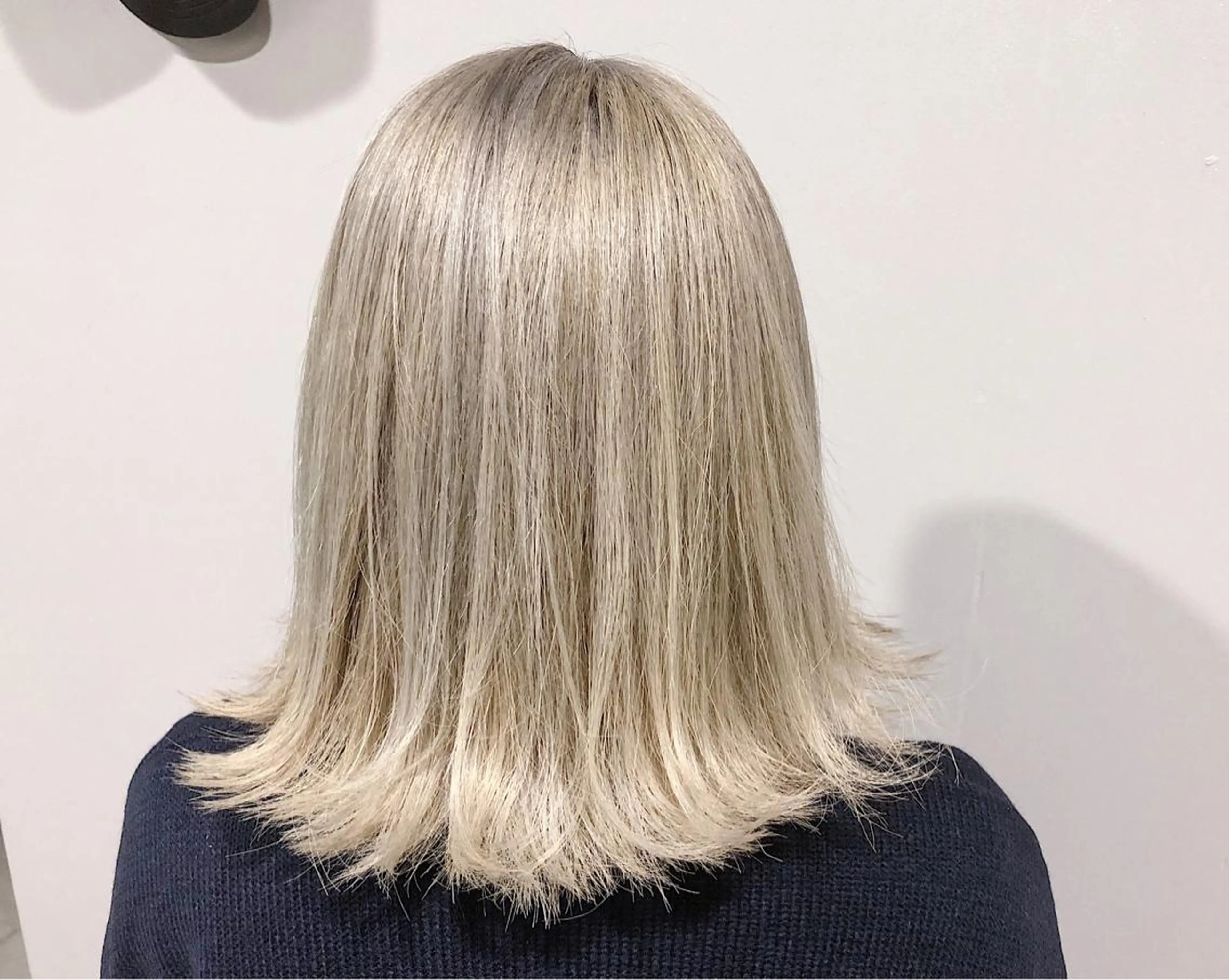 セミロング カラー VIRETTA 【ヴィレッタ】のヘアスタイル